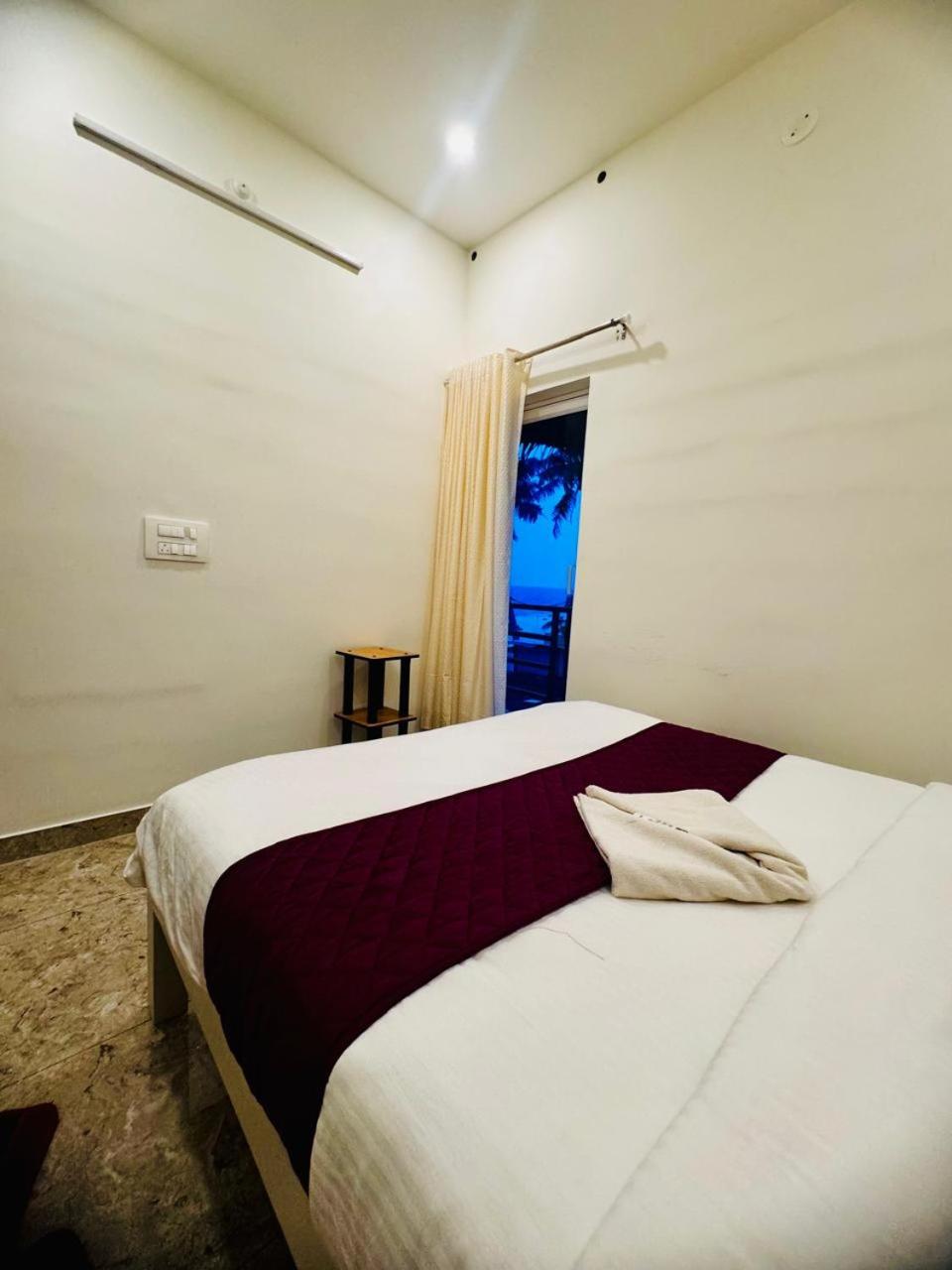 Small Double Room photo 1