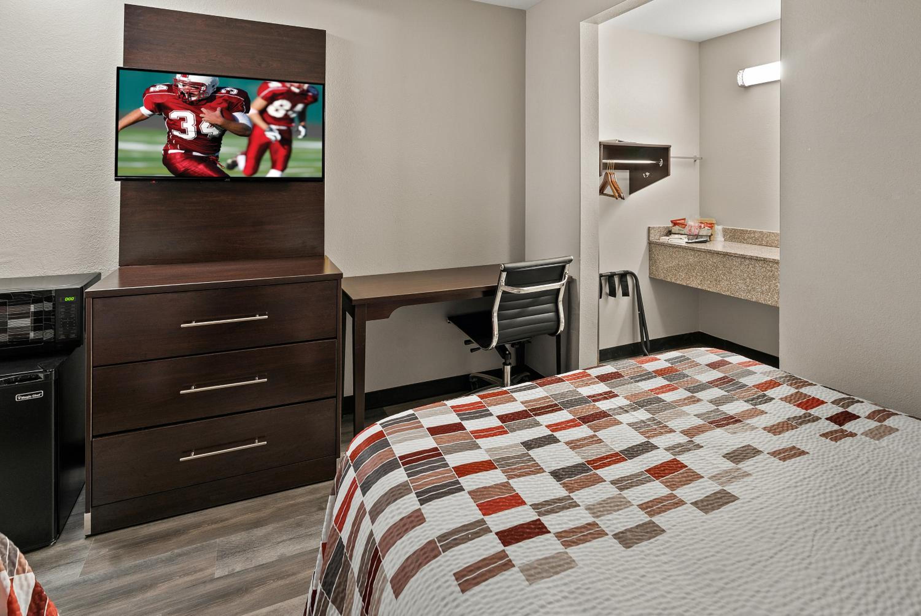Standard Room with Two Double Beds Smoking photo 2