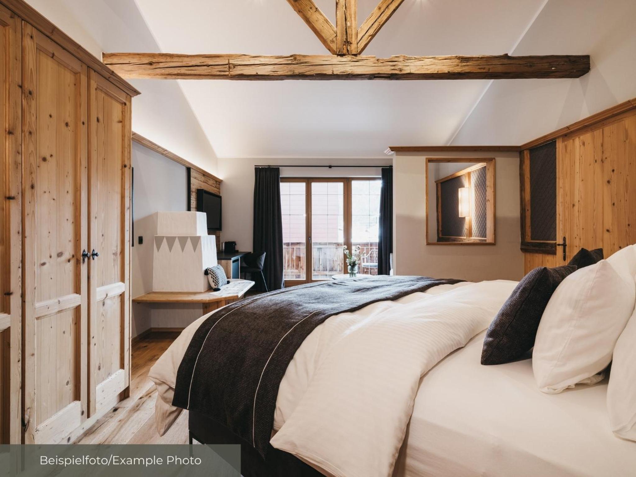 Grand Deluxe Room - Photo 5