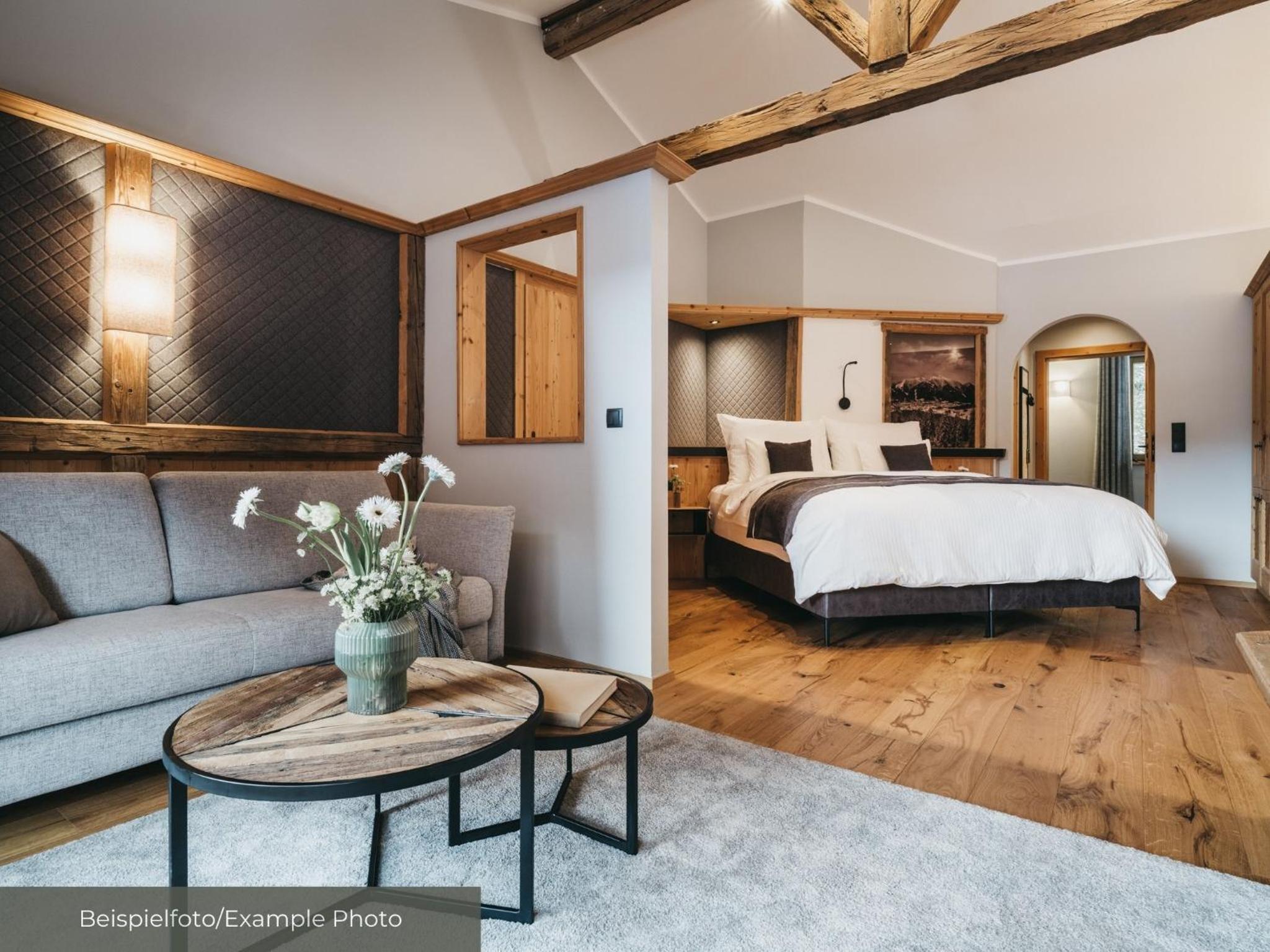 Grand Deluxe Room - Photo 1