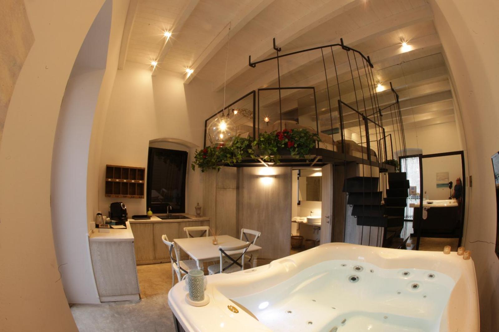 King Suite With Spa Bath photo 1