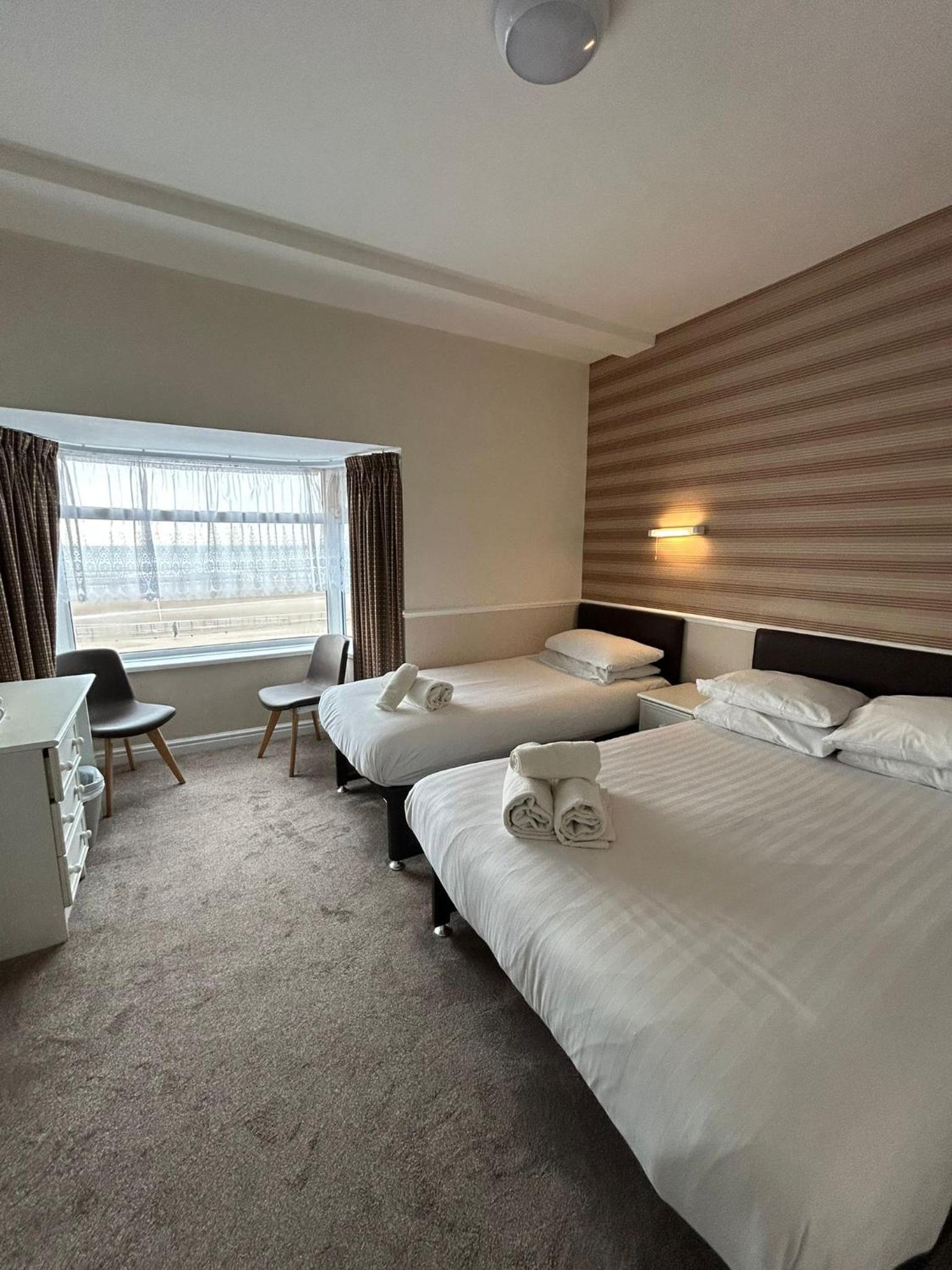 Superior Triple Room with Sea View photo 3