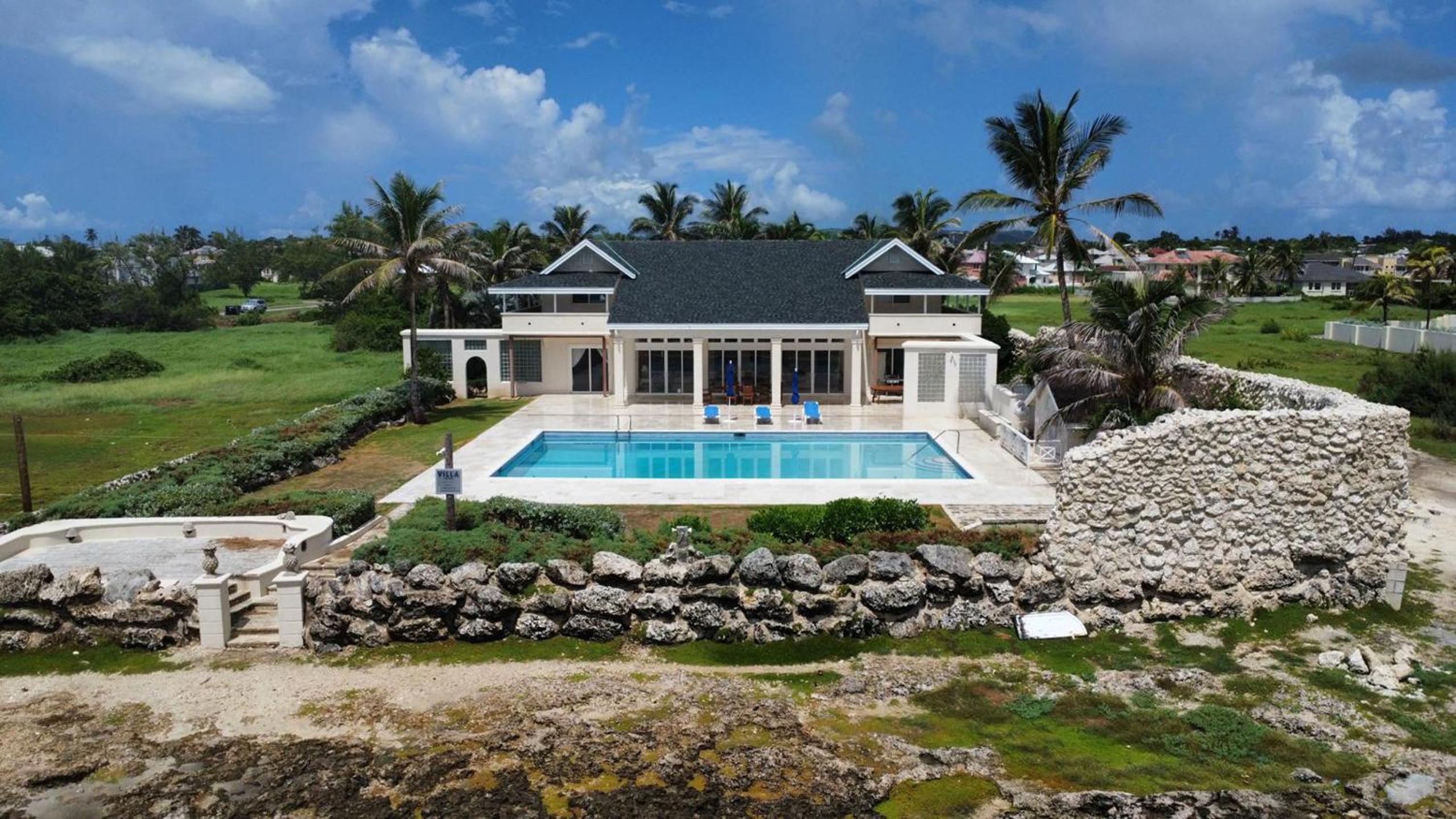 Villa photo 3