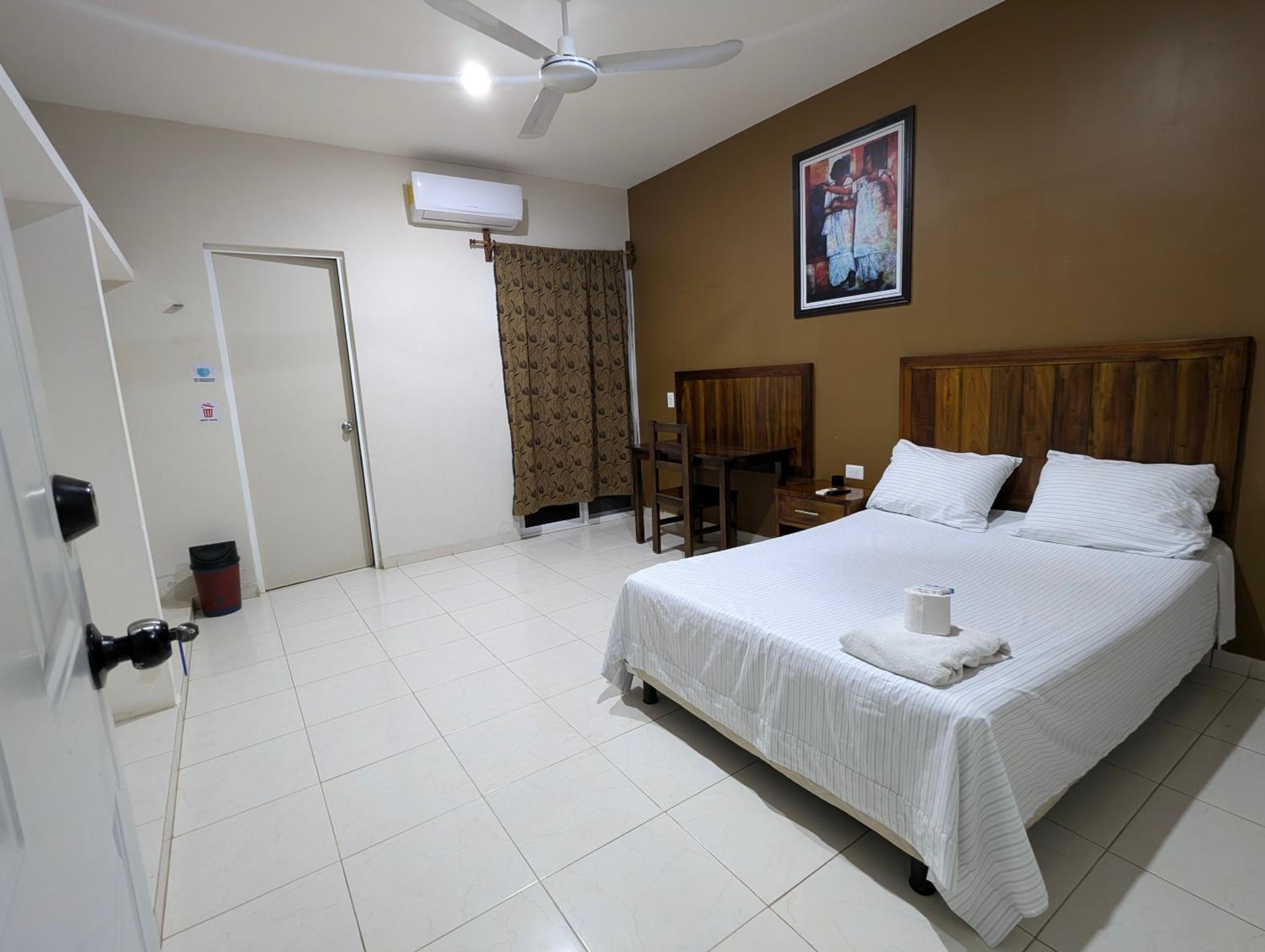 Single Room photo 2