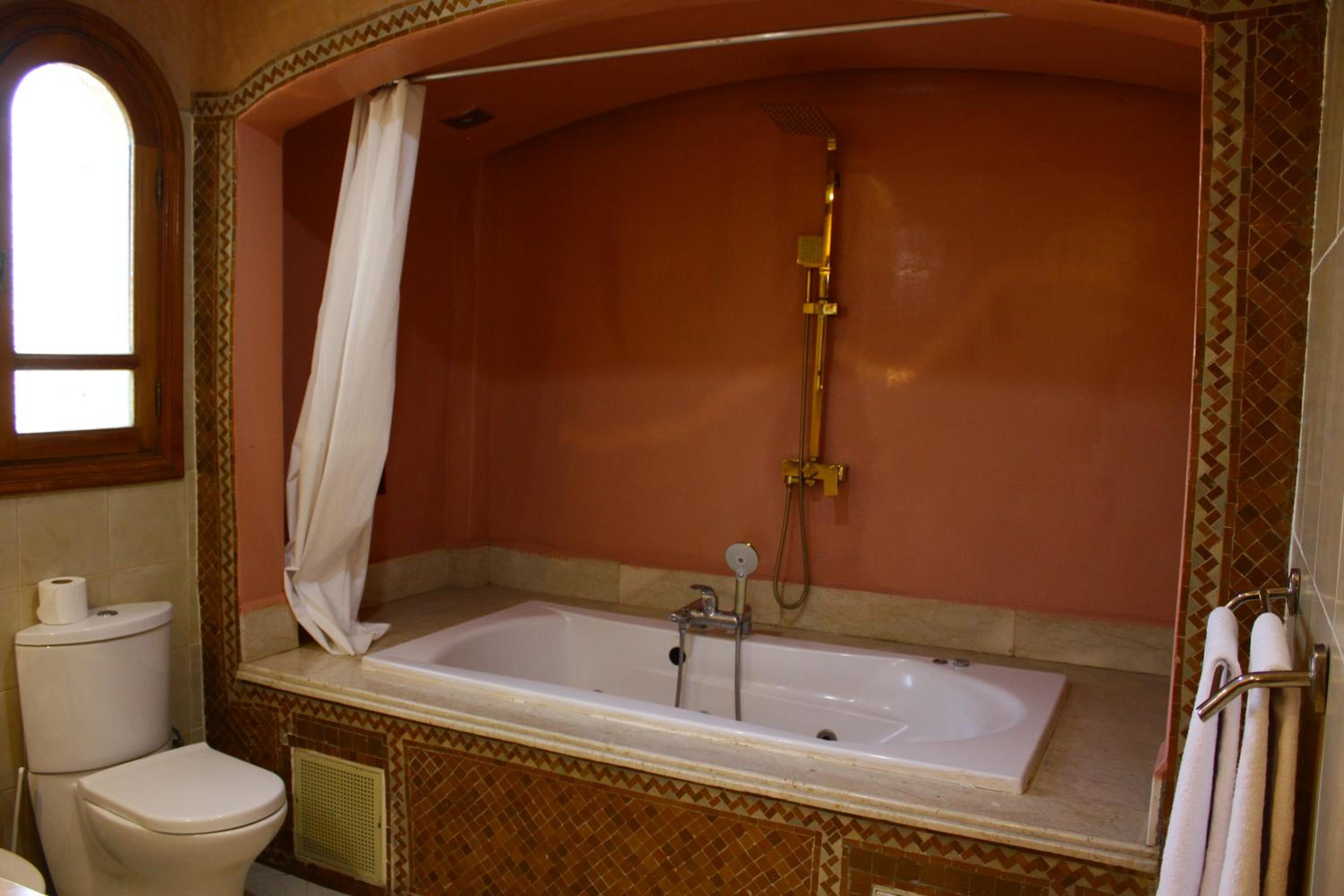 Double Room - Photo 18