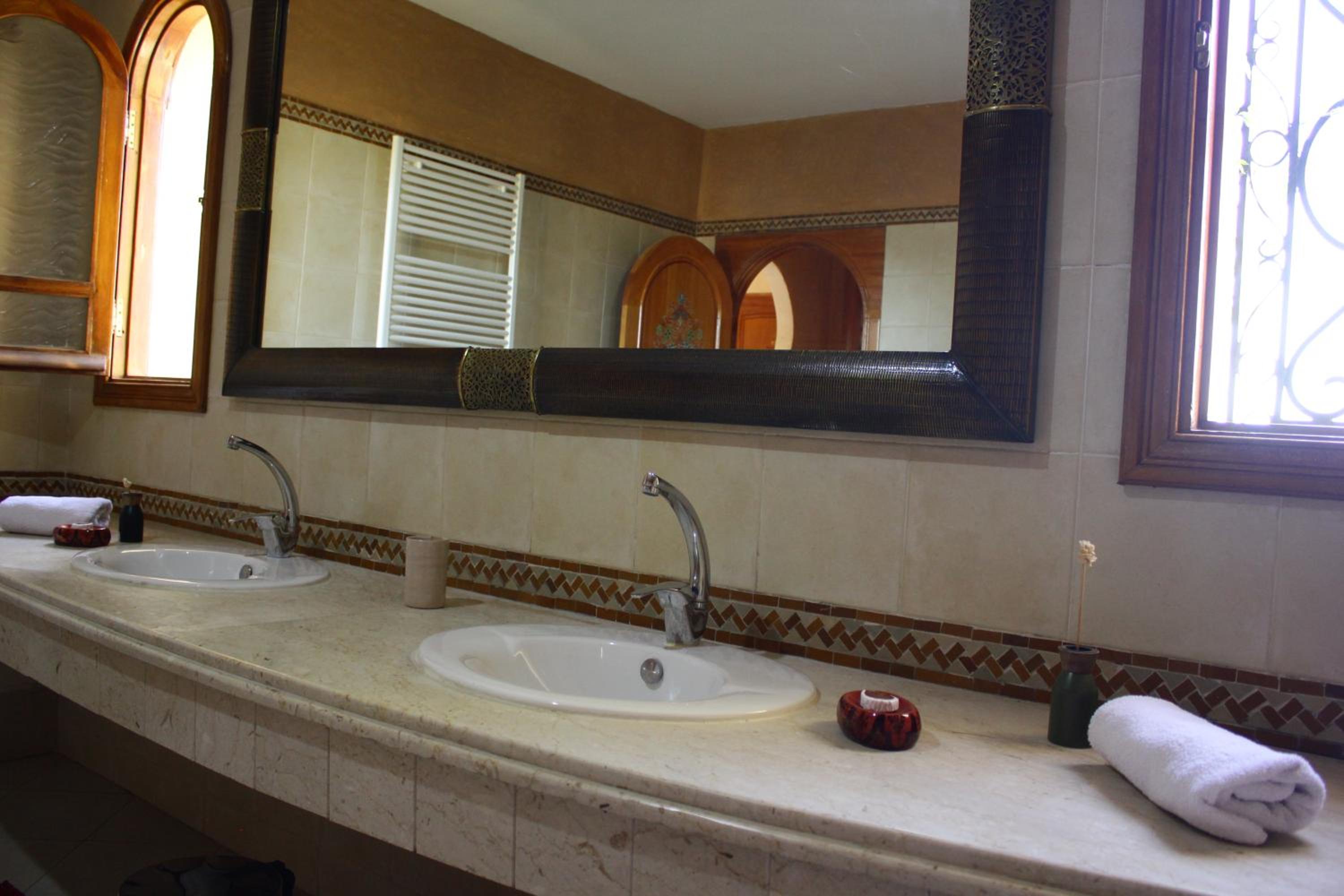 Deluxe Room - Photo 24