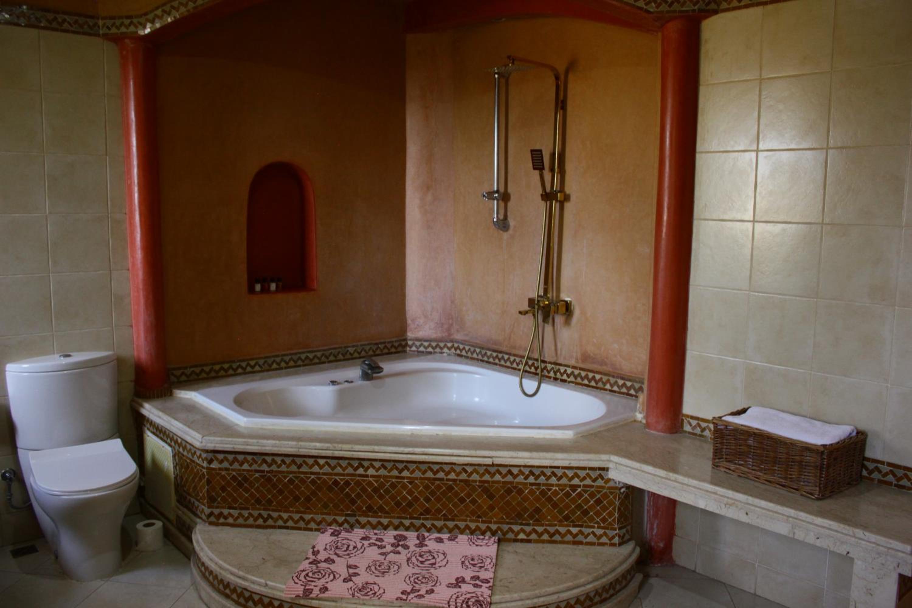 Deluxe Room - Photo 13
