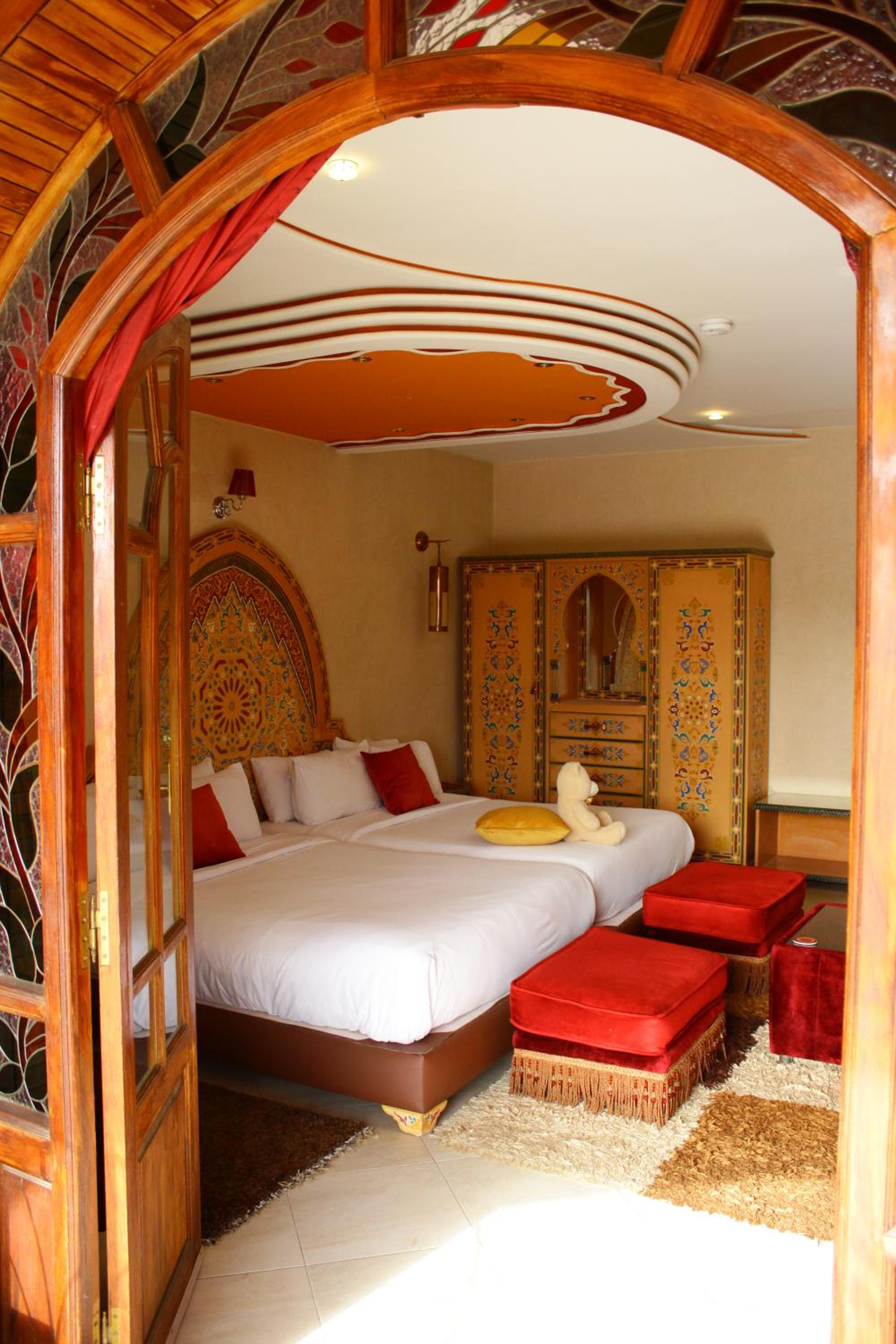Deluxe Room - Photo 14