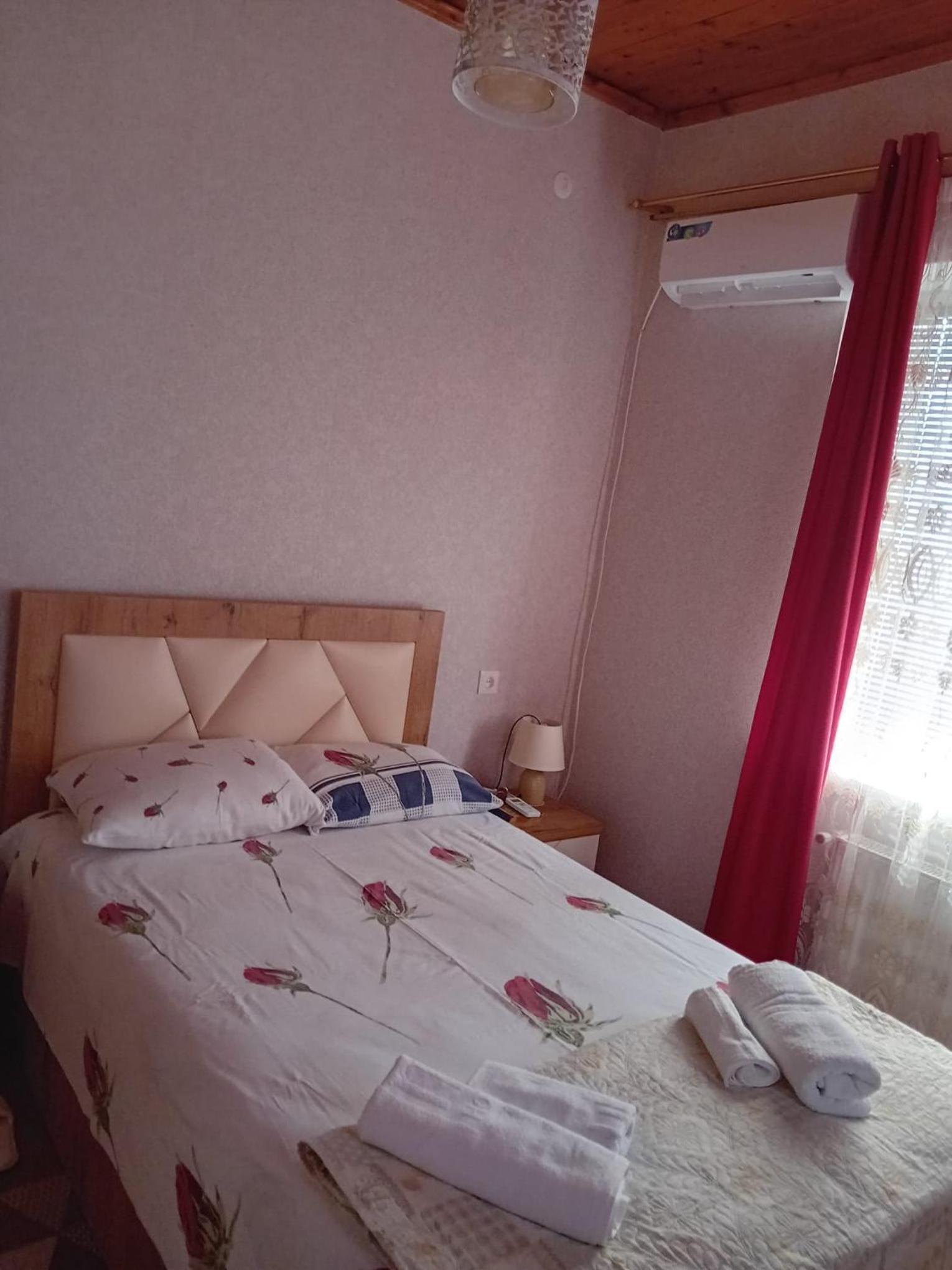 Double Room with Shared Bathroom photo 2