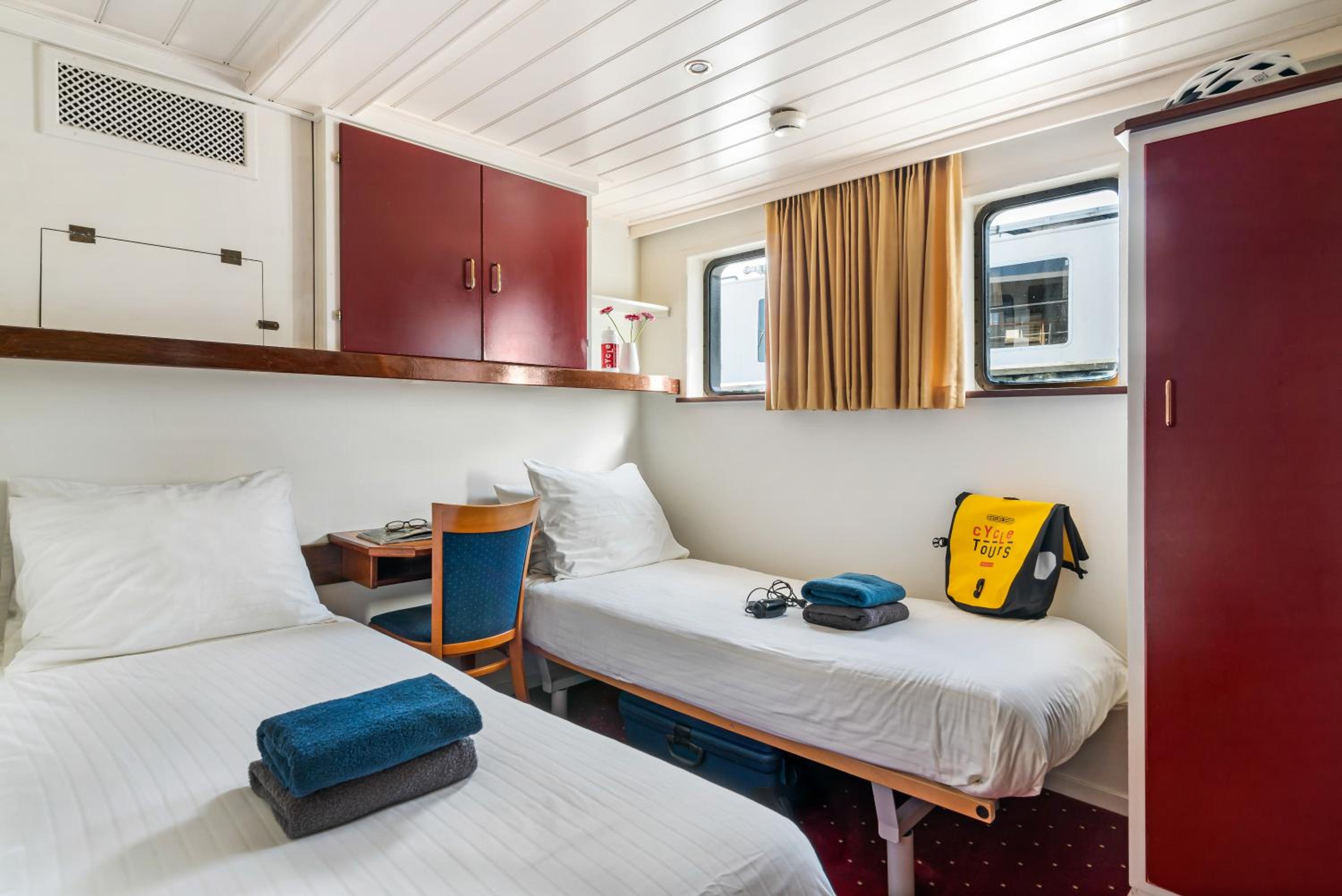 Twin Room with Private Bathroom