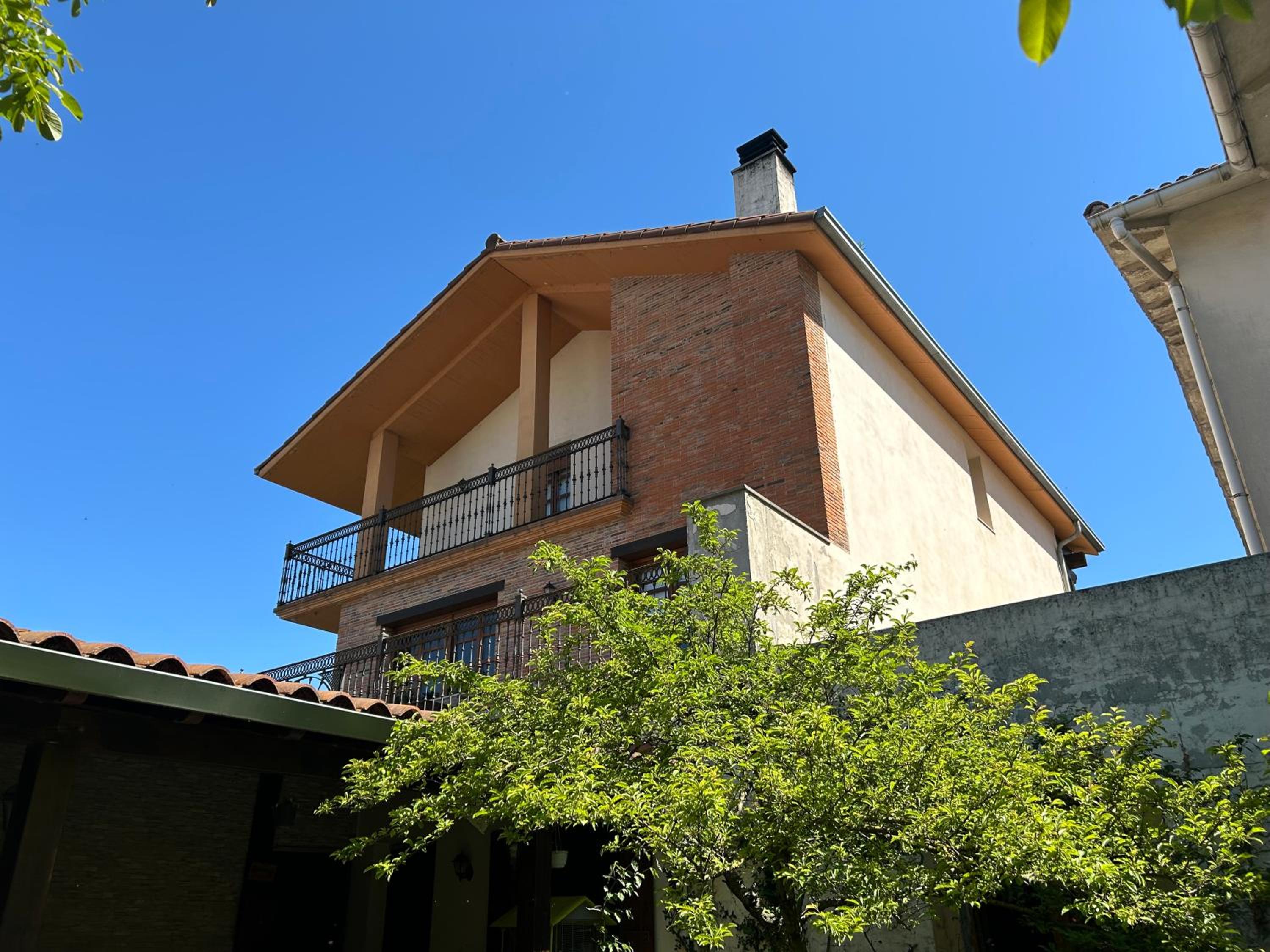 Four-Bedroom House photo 2