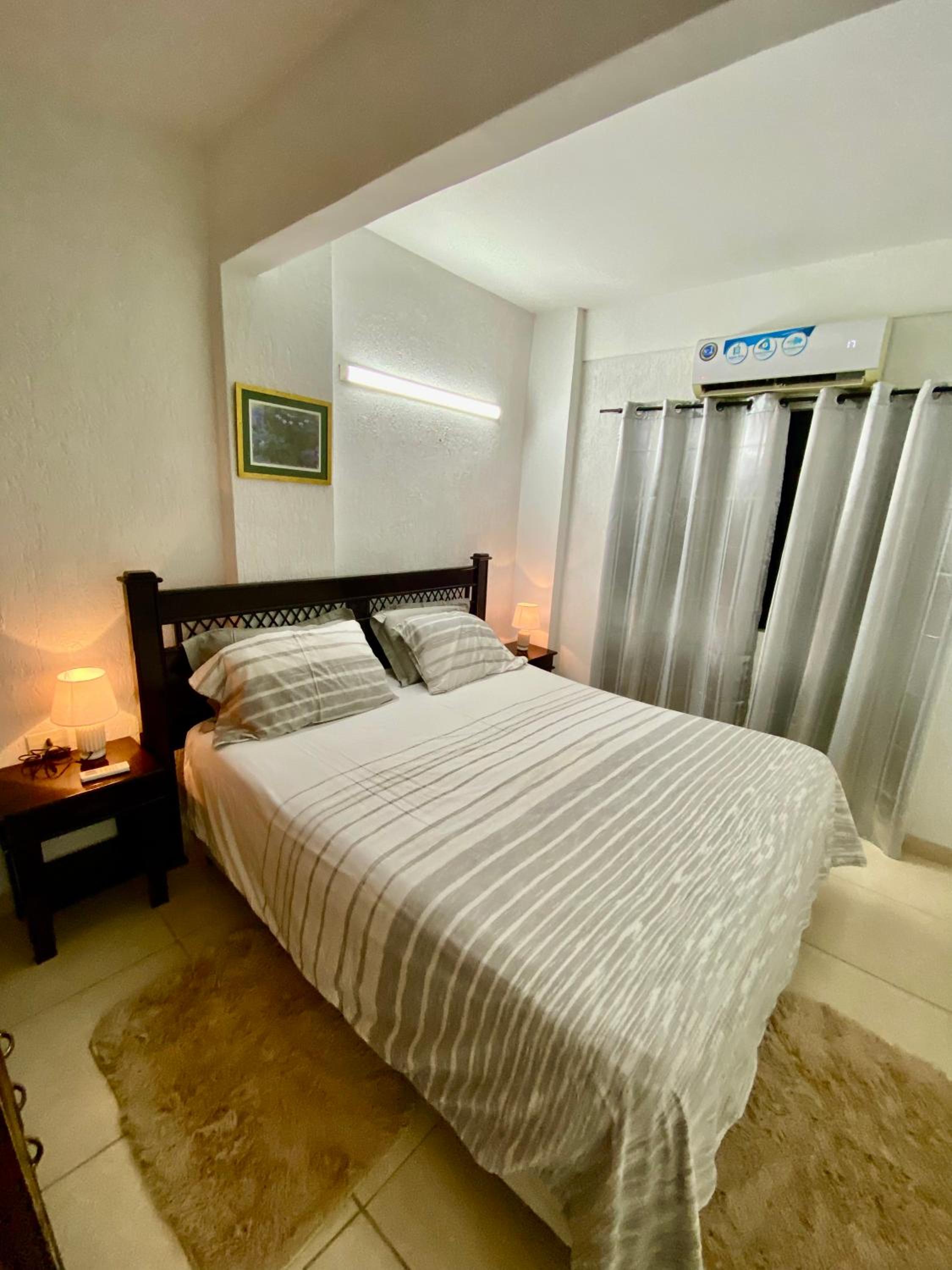 One-Bedroom Apartment photo 1