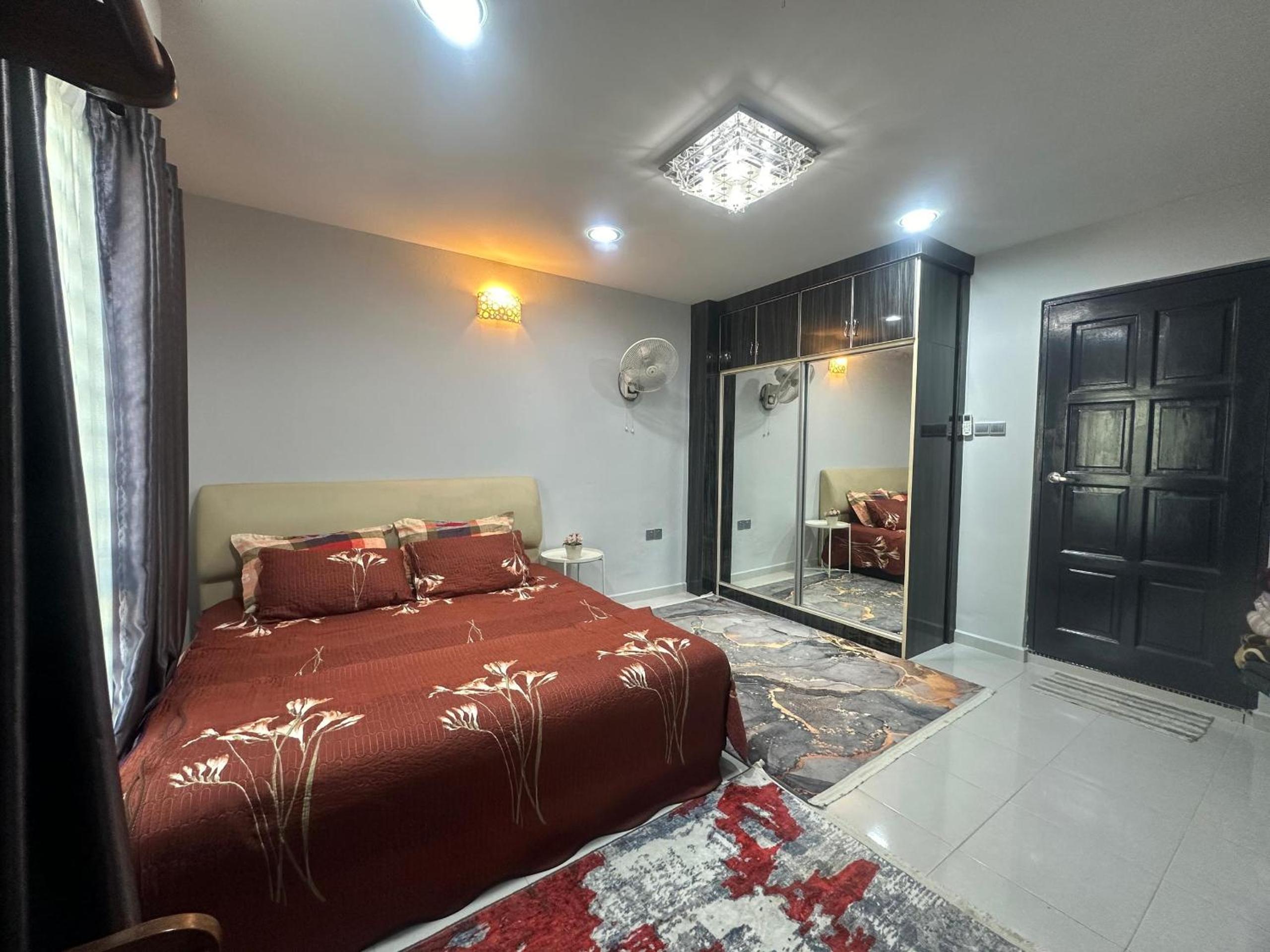 One-Bedroom House photo 1