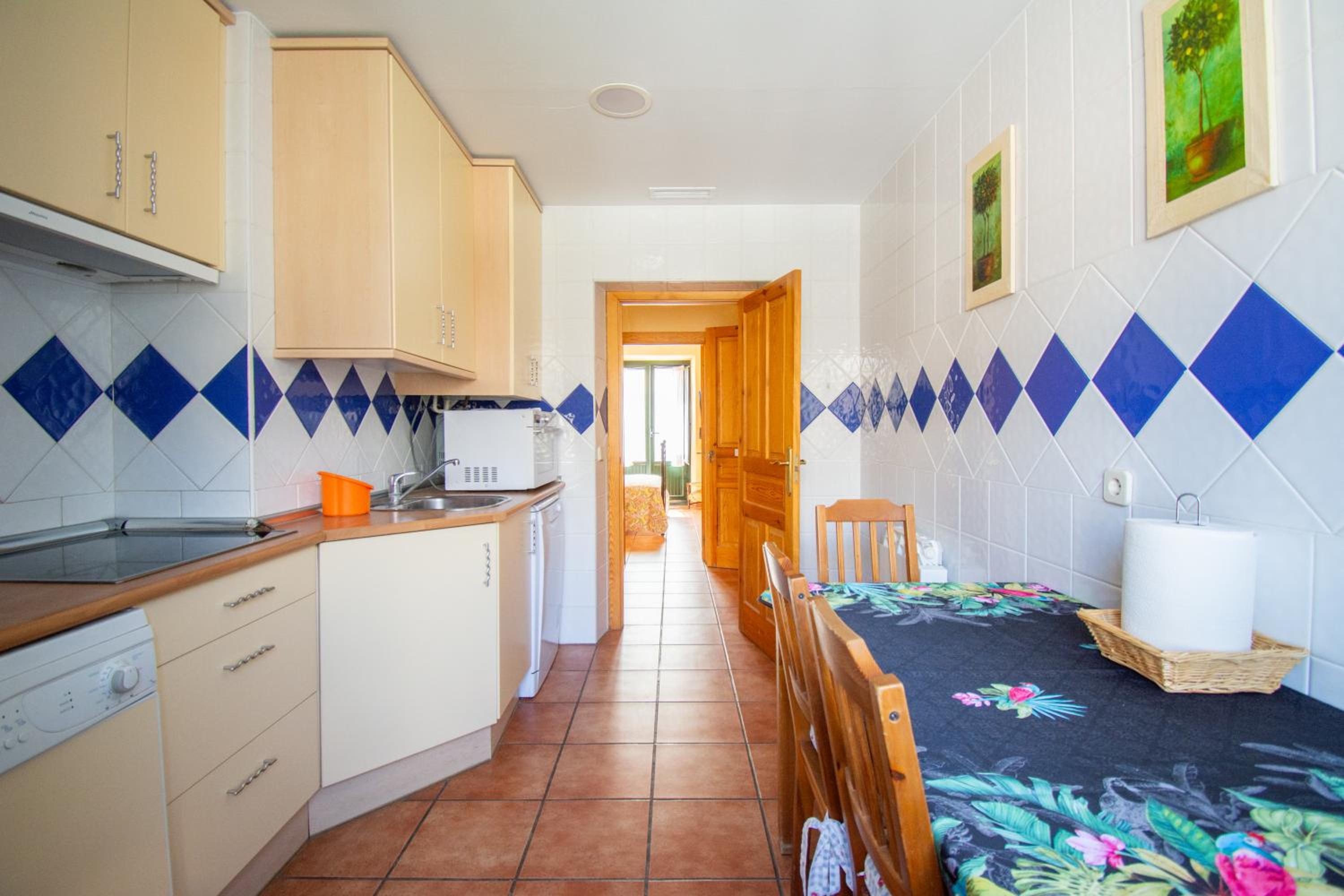 Apartment with Terrace - Photo 44