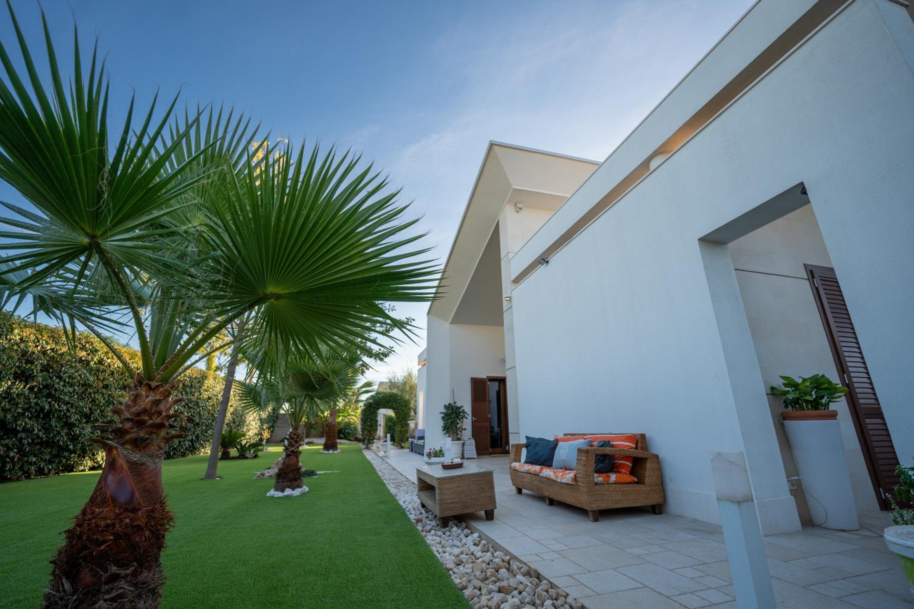 Villa with Garden View - Photo 38