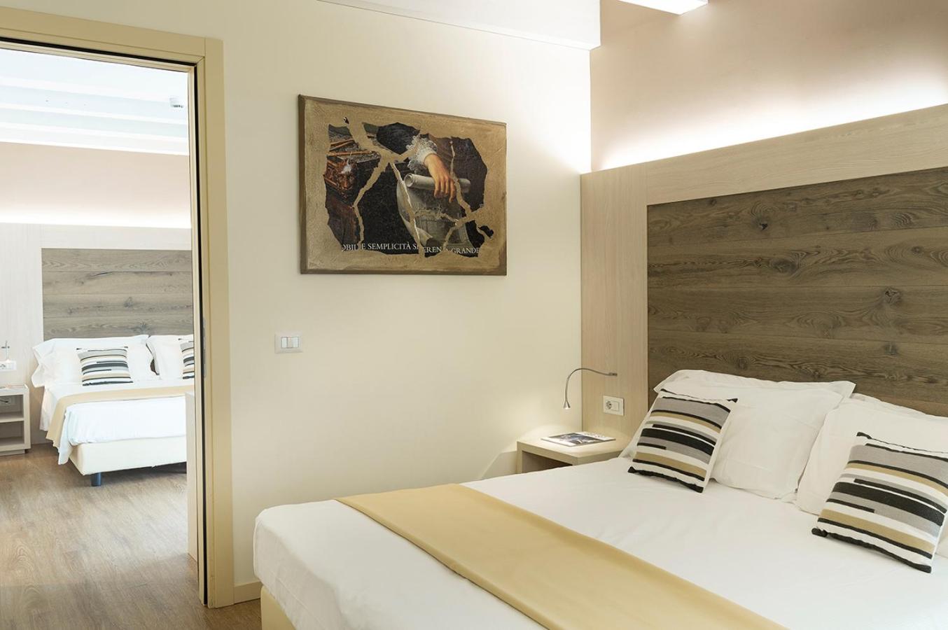 Two Connecting Double Rooms - Photo 2
