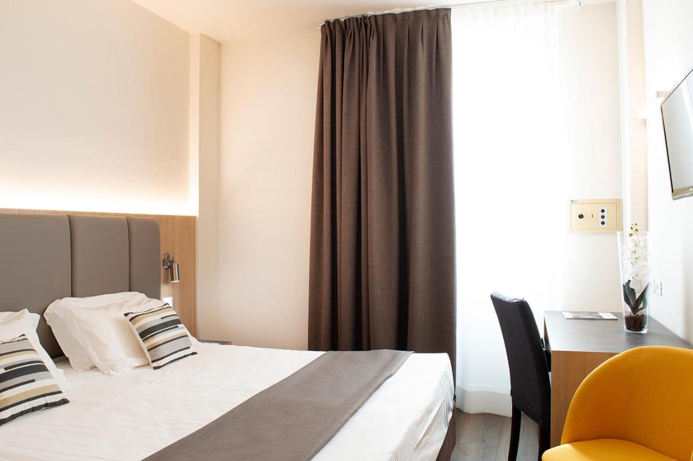 Double Room - Photo 26