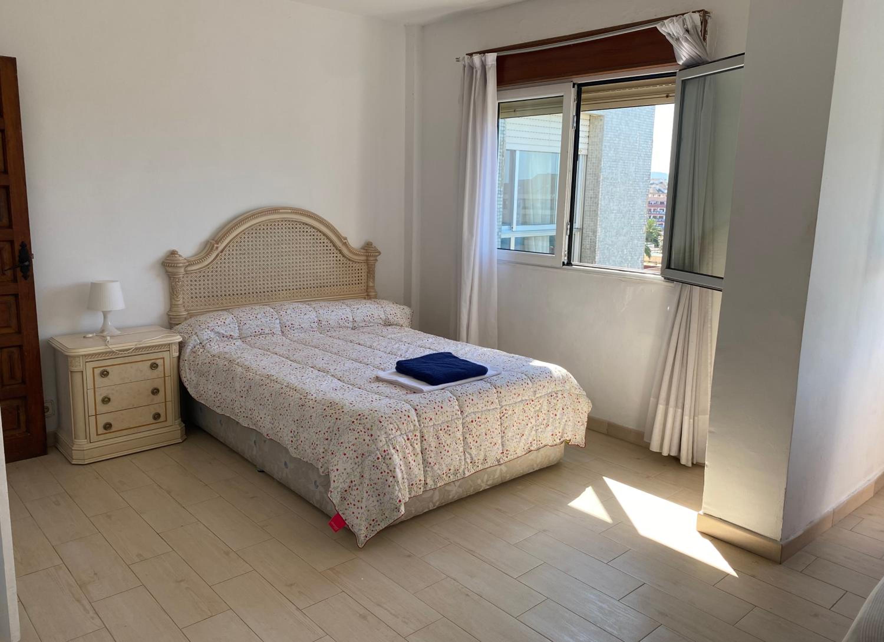 Two-Bedroom Penthouse Apartment with Sea View - Photo 10