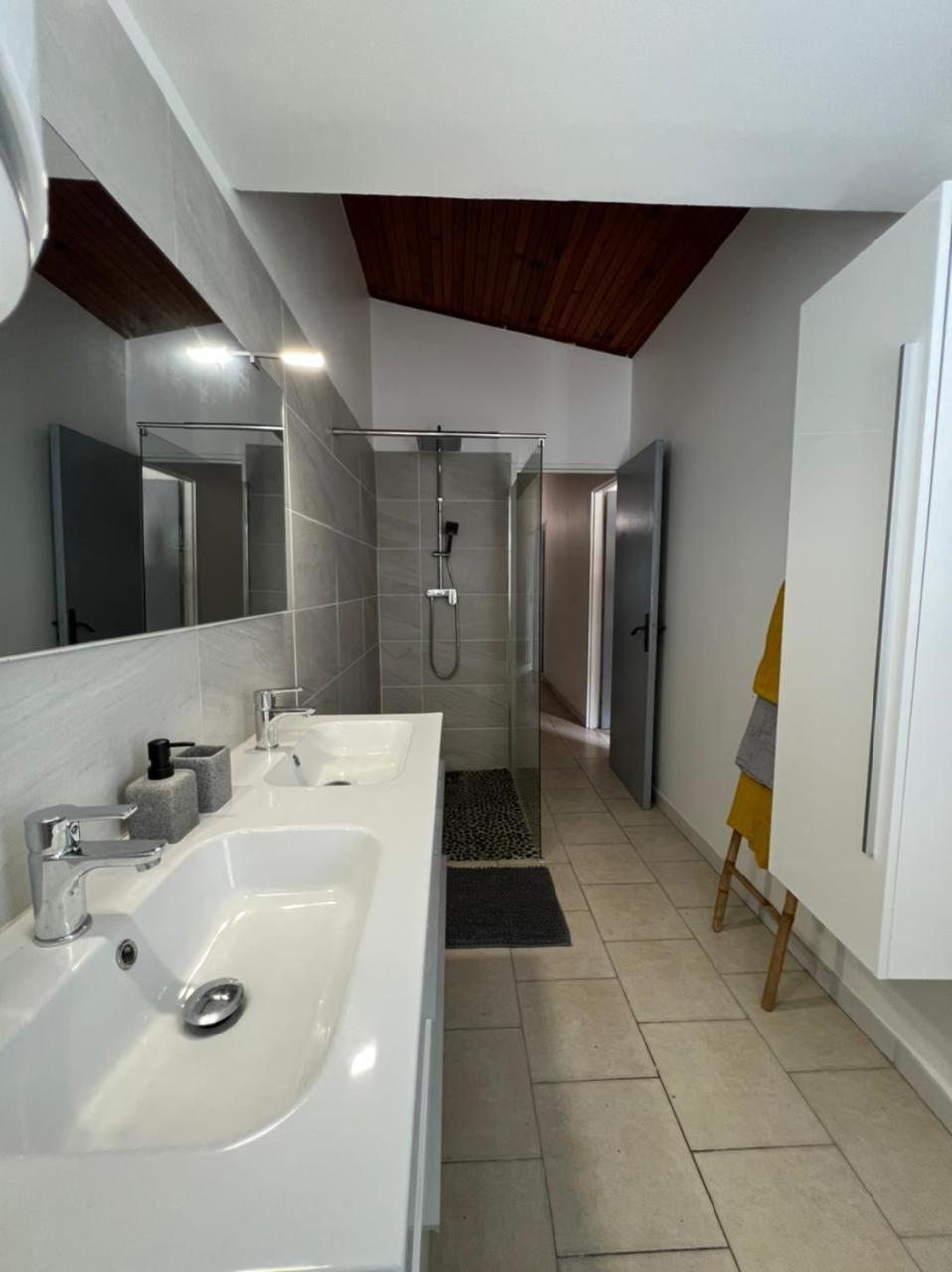 Villa photo 2