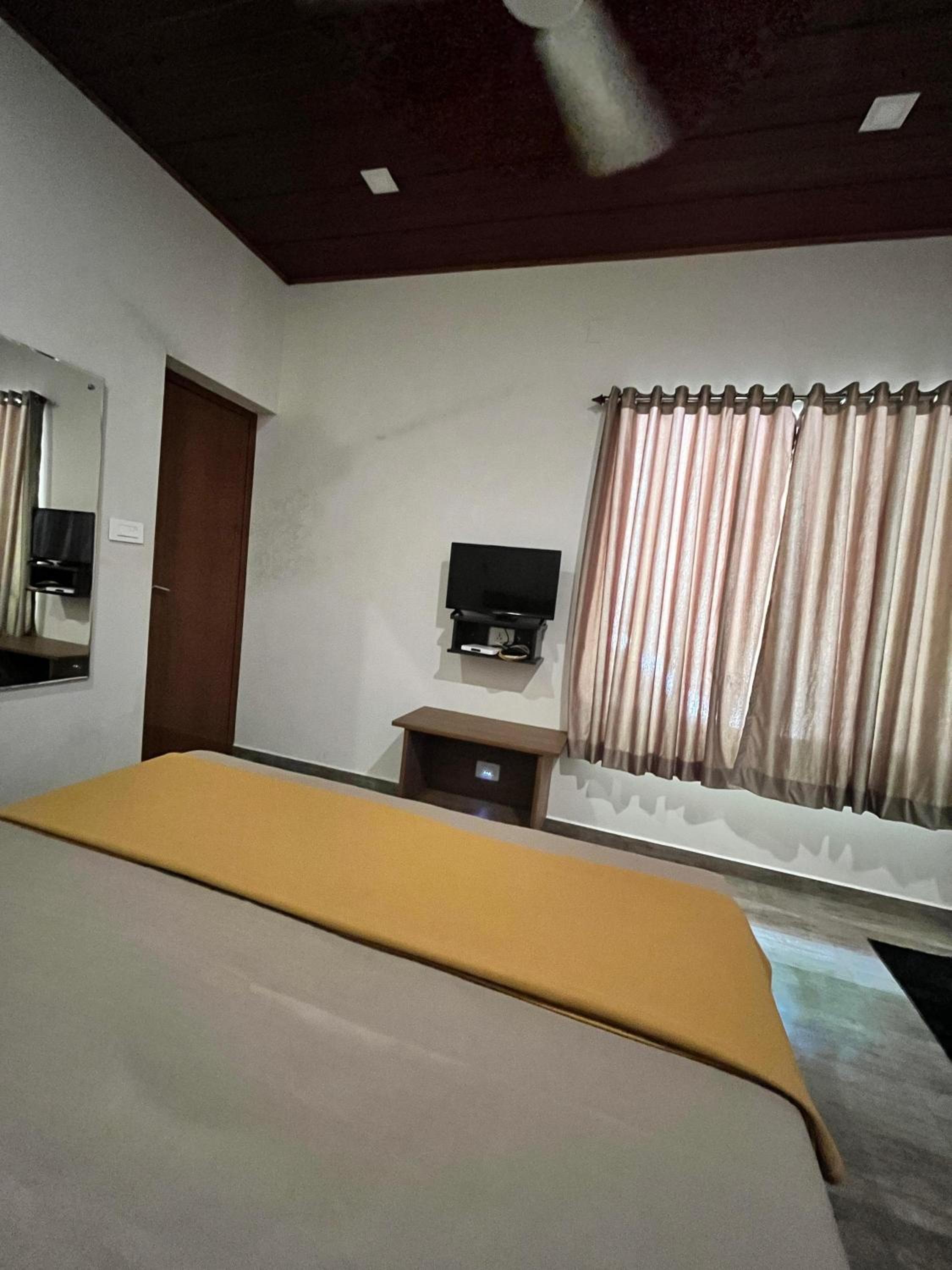 Three-Bedroom Apartment photo 1