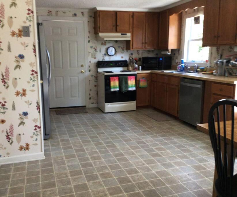 Four-Bedroom House photo 2