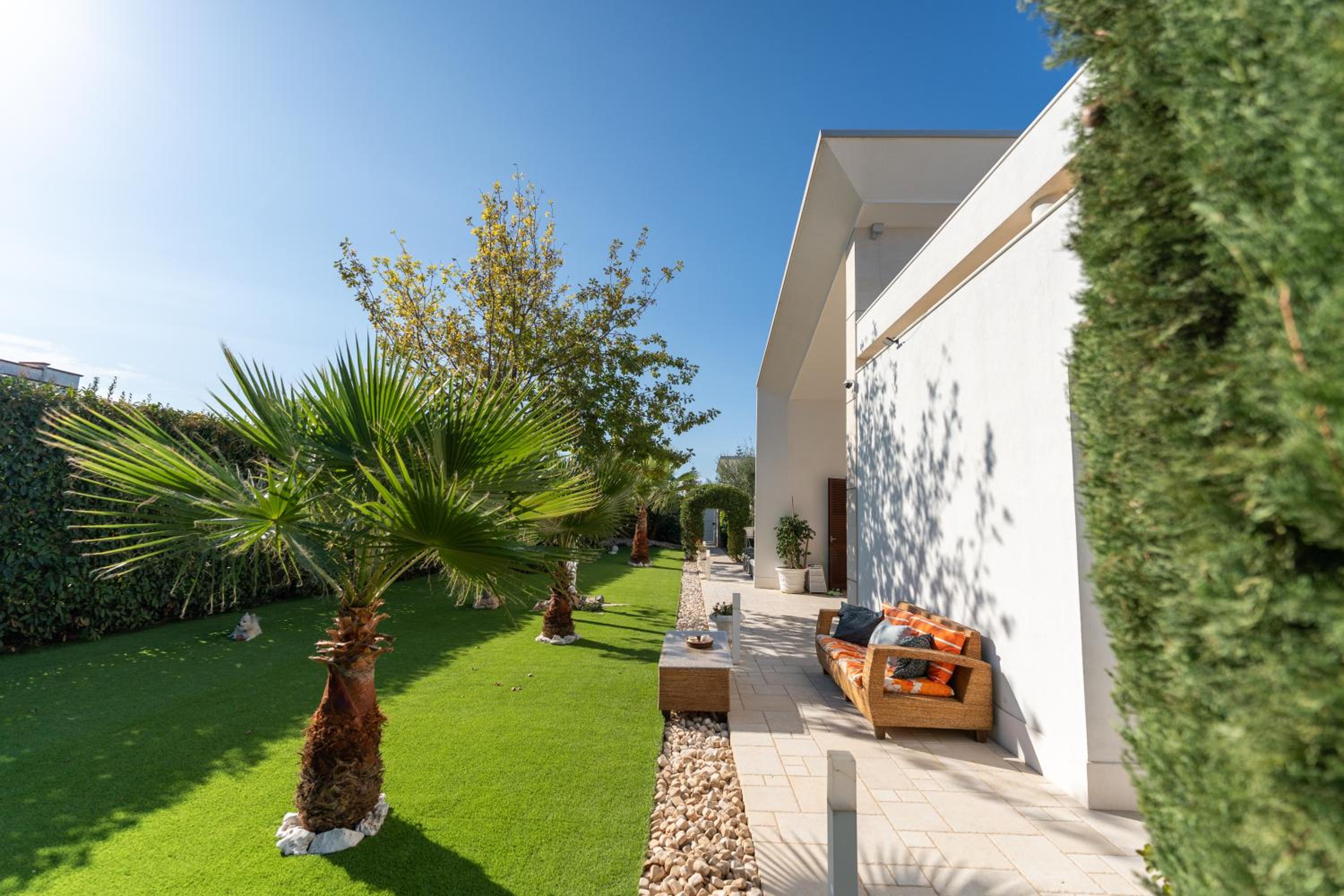 Villa with Garden View - Photo 36