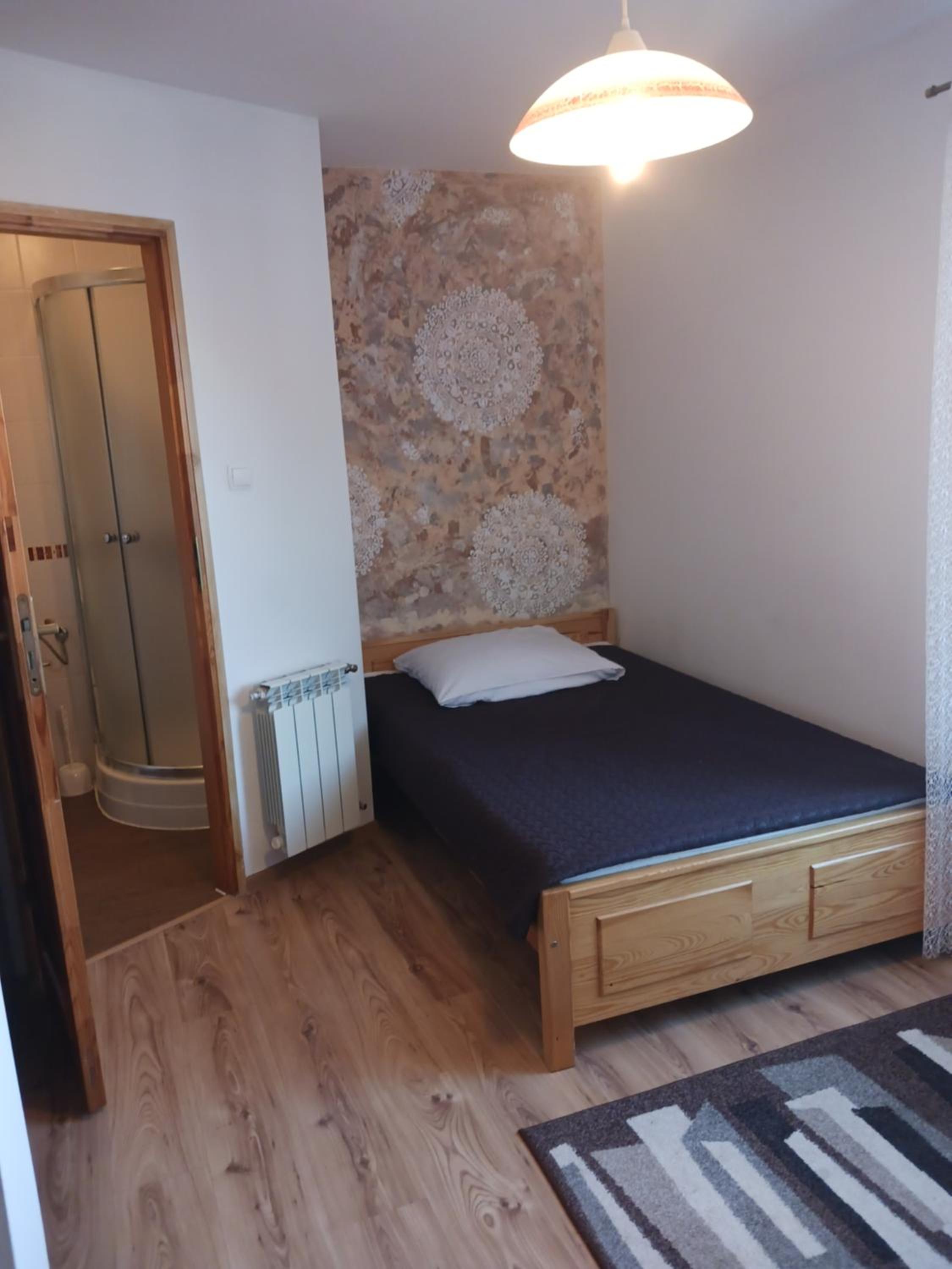 Small Single Room photo 3