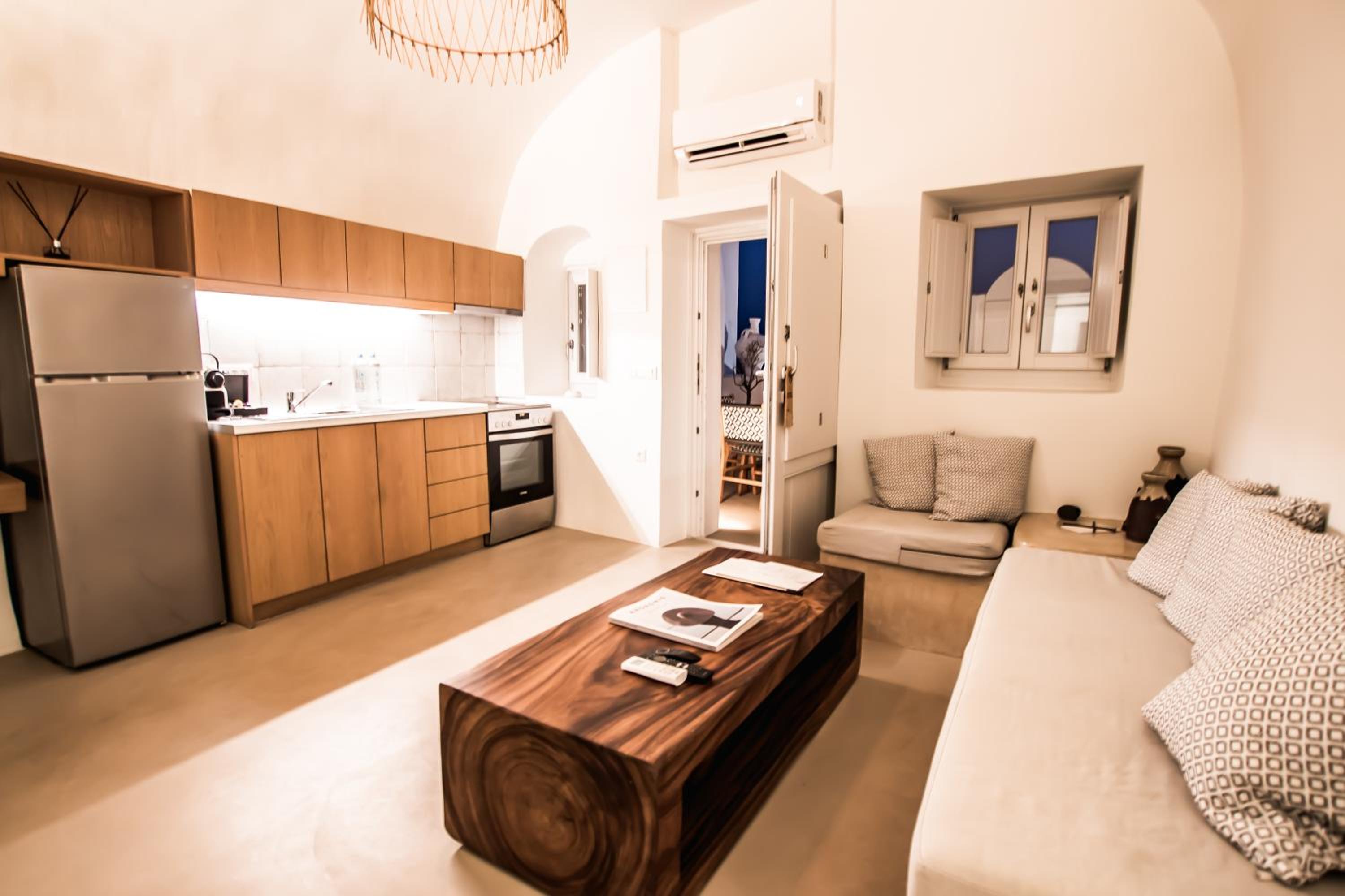 Quadruple Room with Sea View - Photo 8