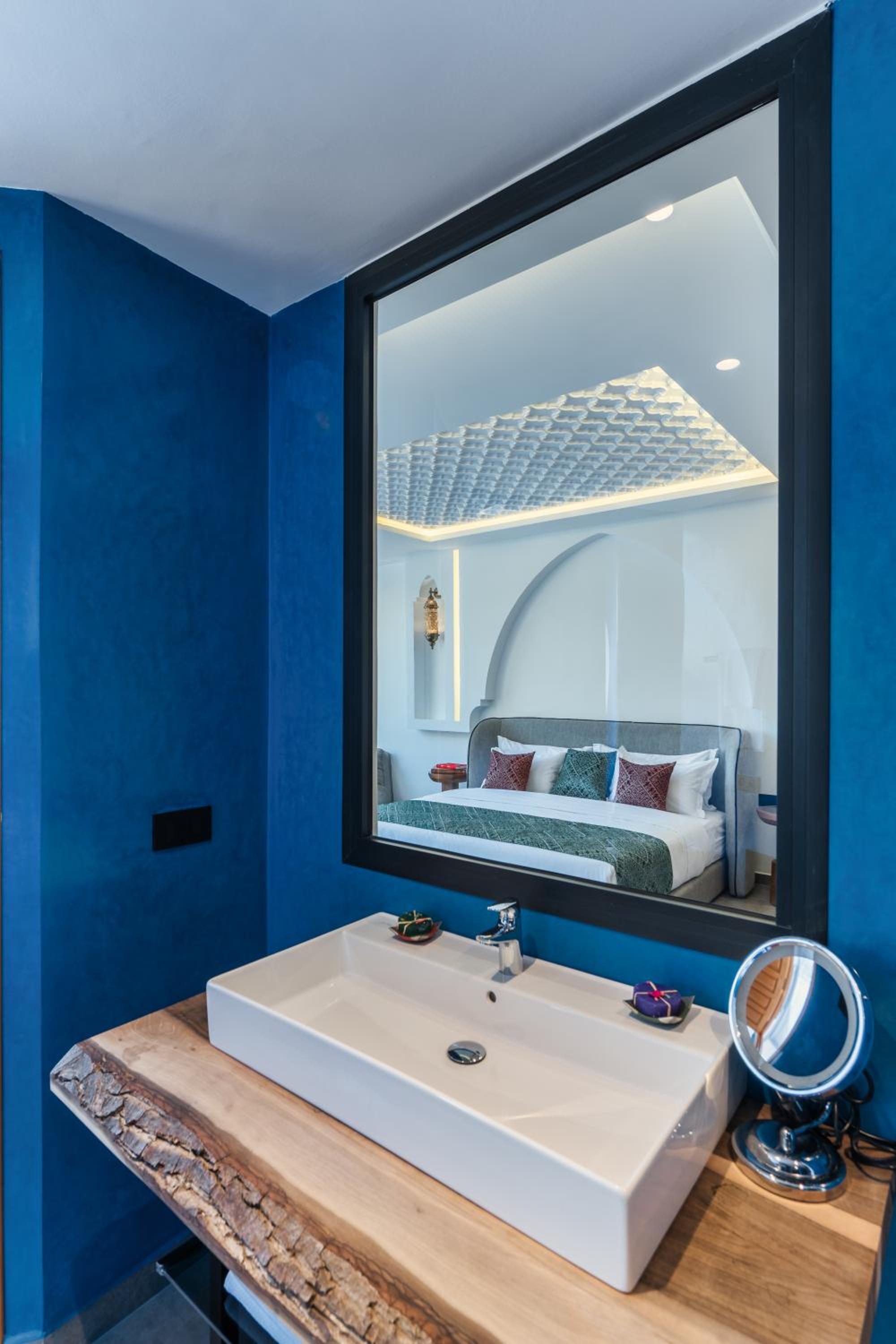 Suite with Terrace - Photo 4
