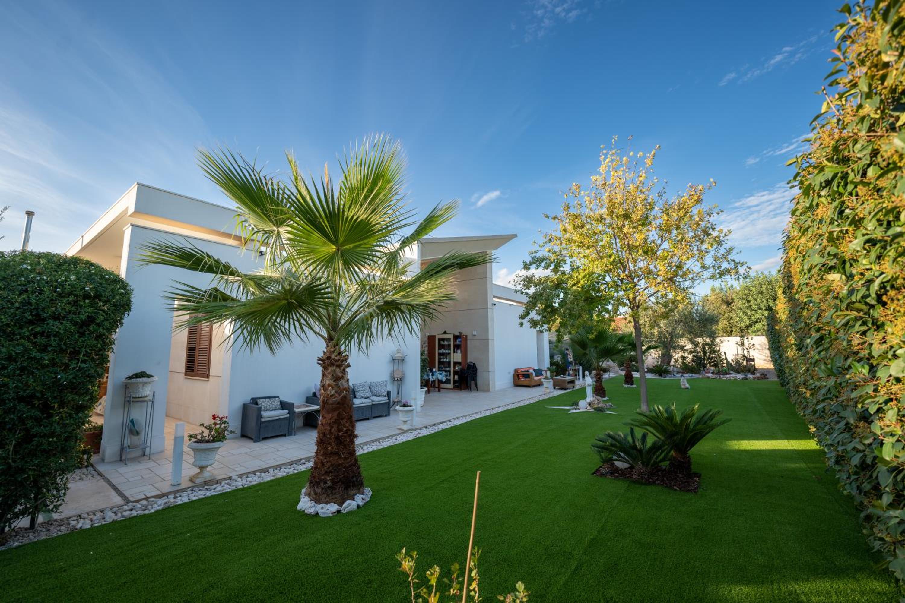 Villa with Garden View - Photo 33