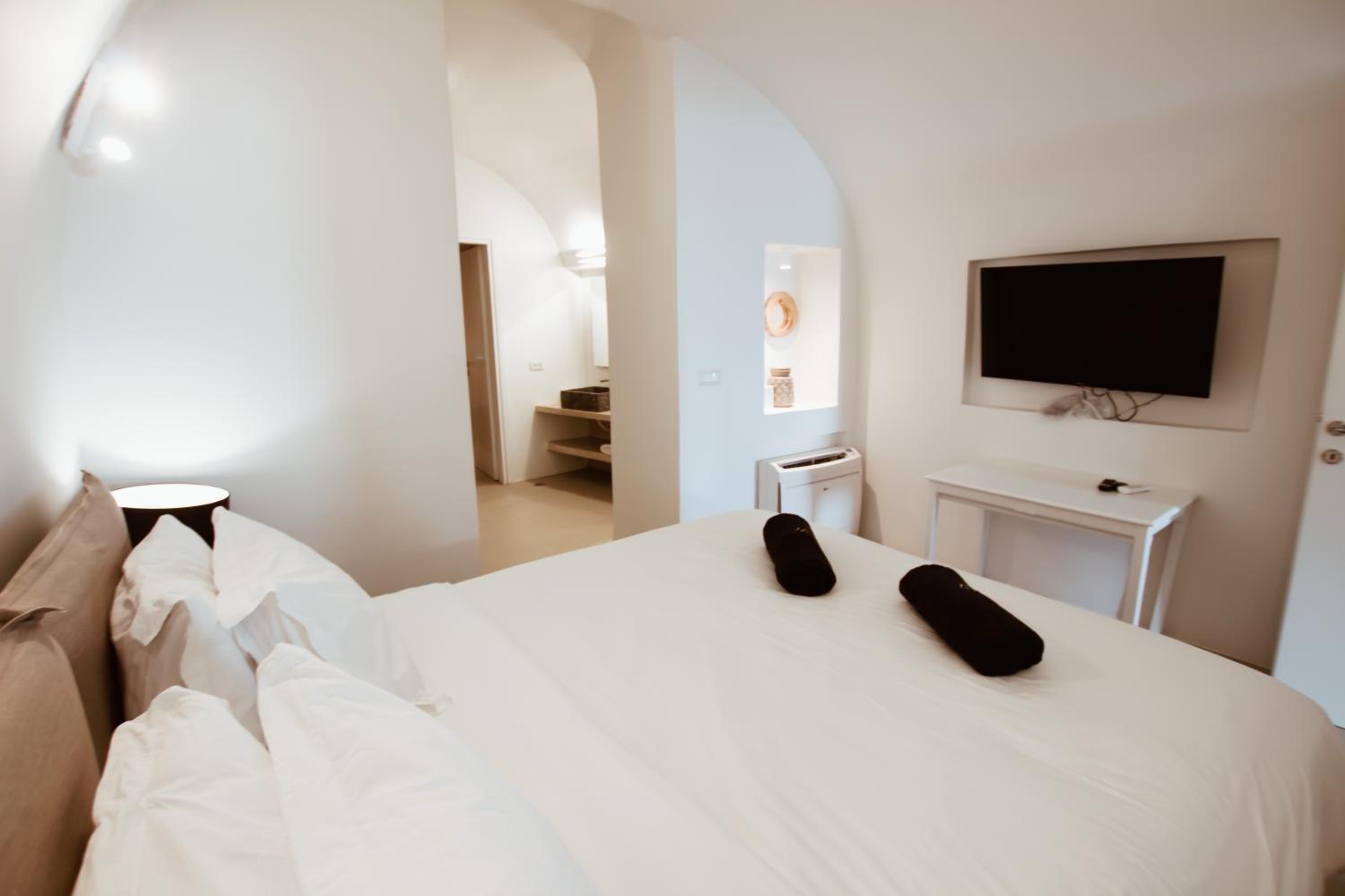 Quadruple Room with Sea View - Photo 14