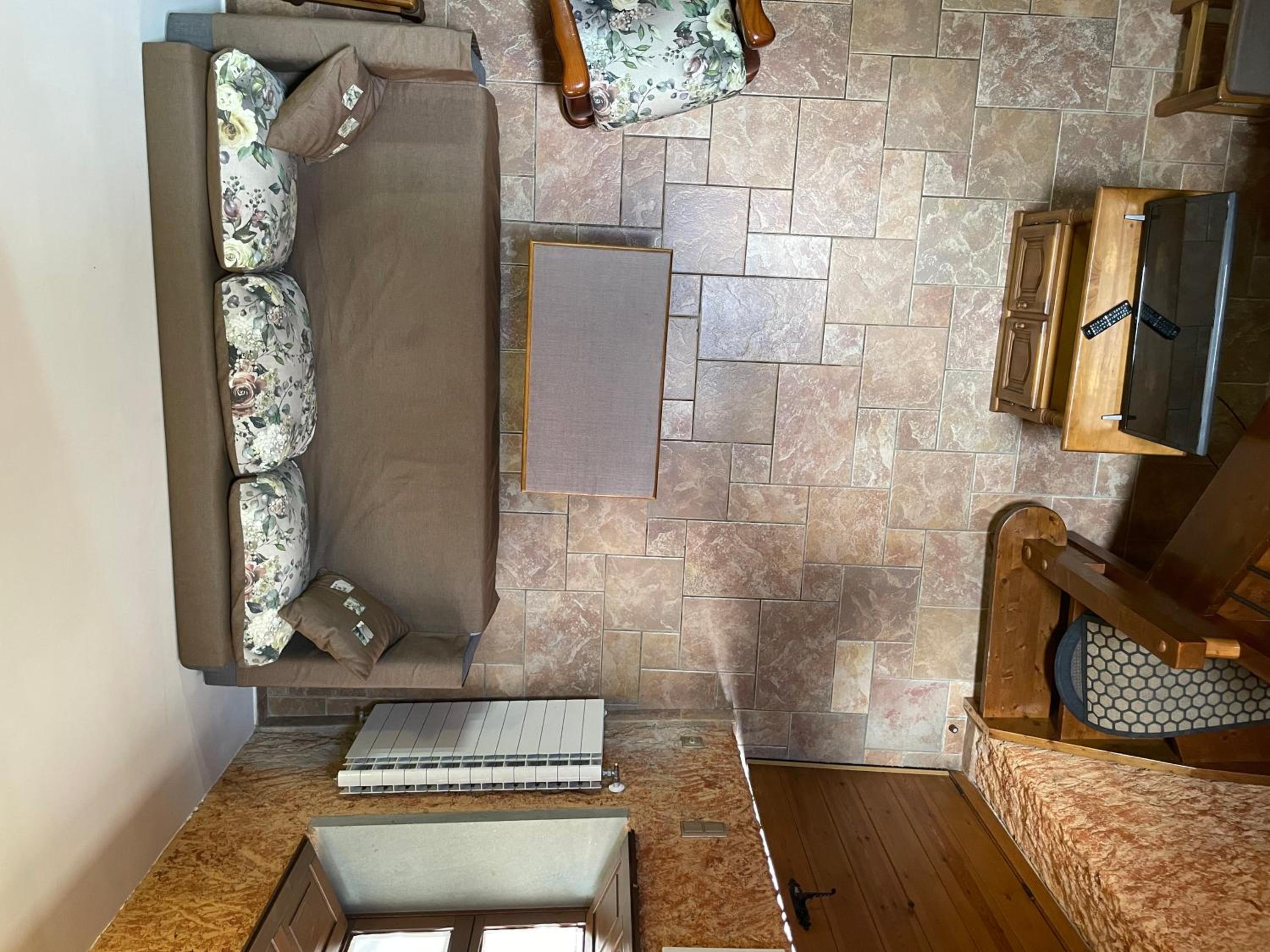 One-Bedroom Apartment - Photo 28