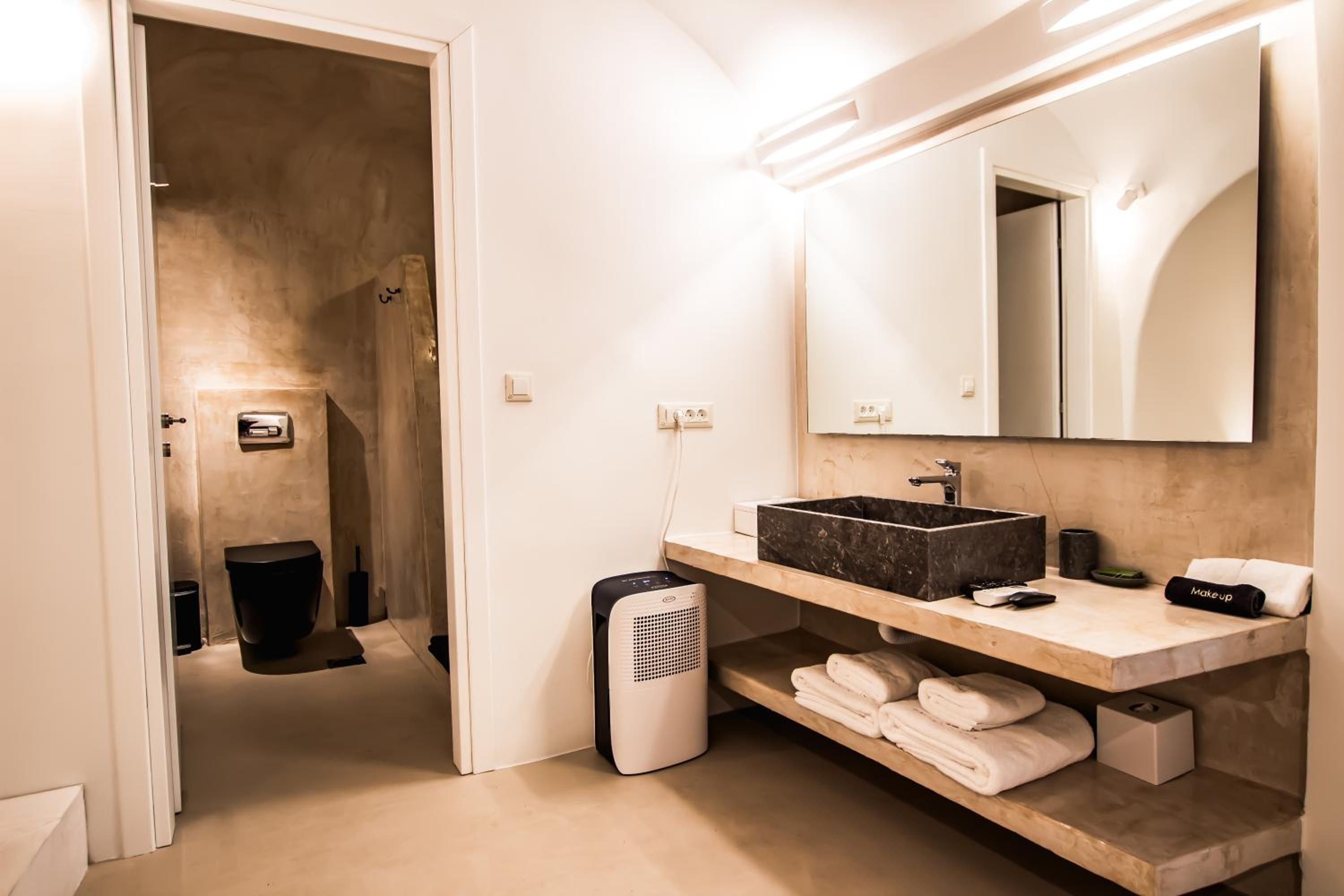 Quadruple Room with Sea View - Photo 10