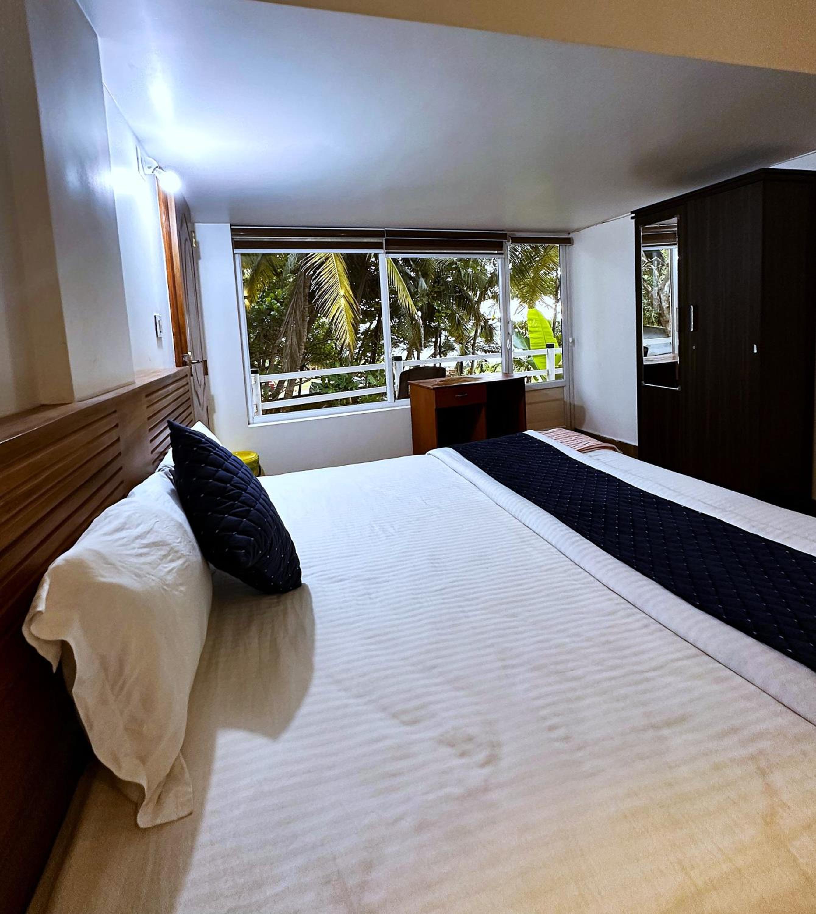 Double Room with Balcony and Sea View photo 3