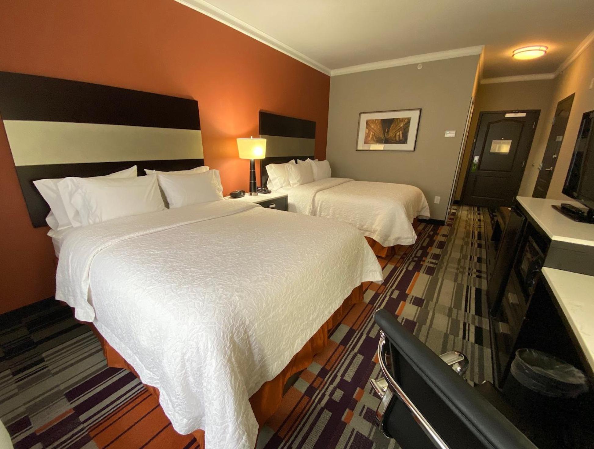 Room with Two Queen Beds - Non-Smoking - Photo 3