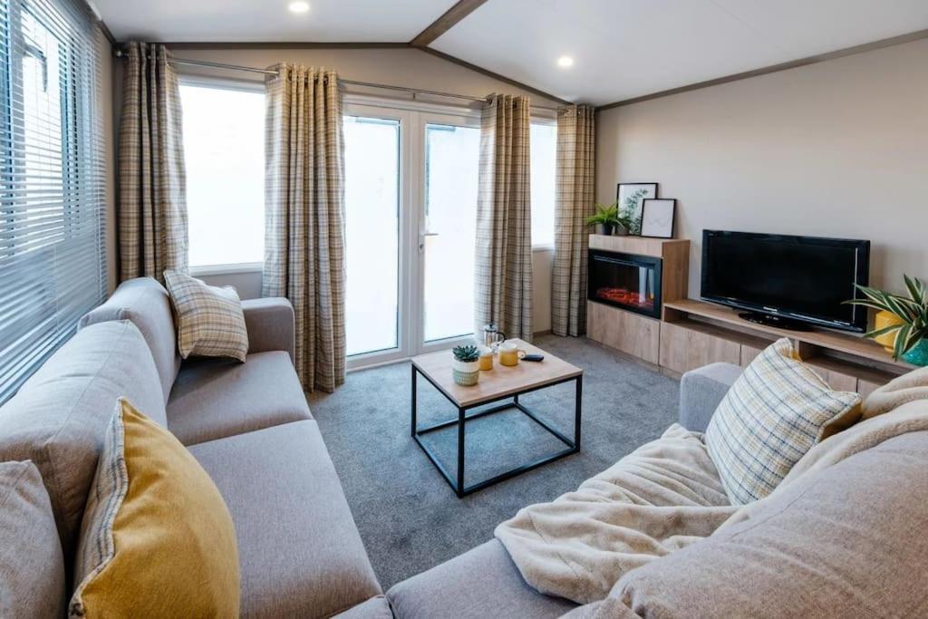 Two-Bedroom House photo 2