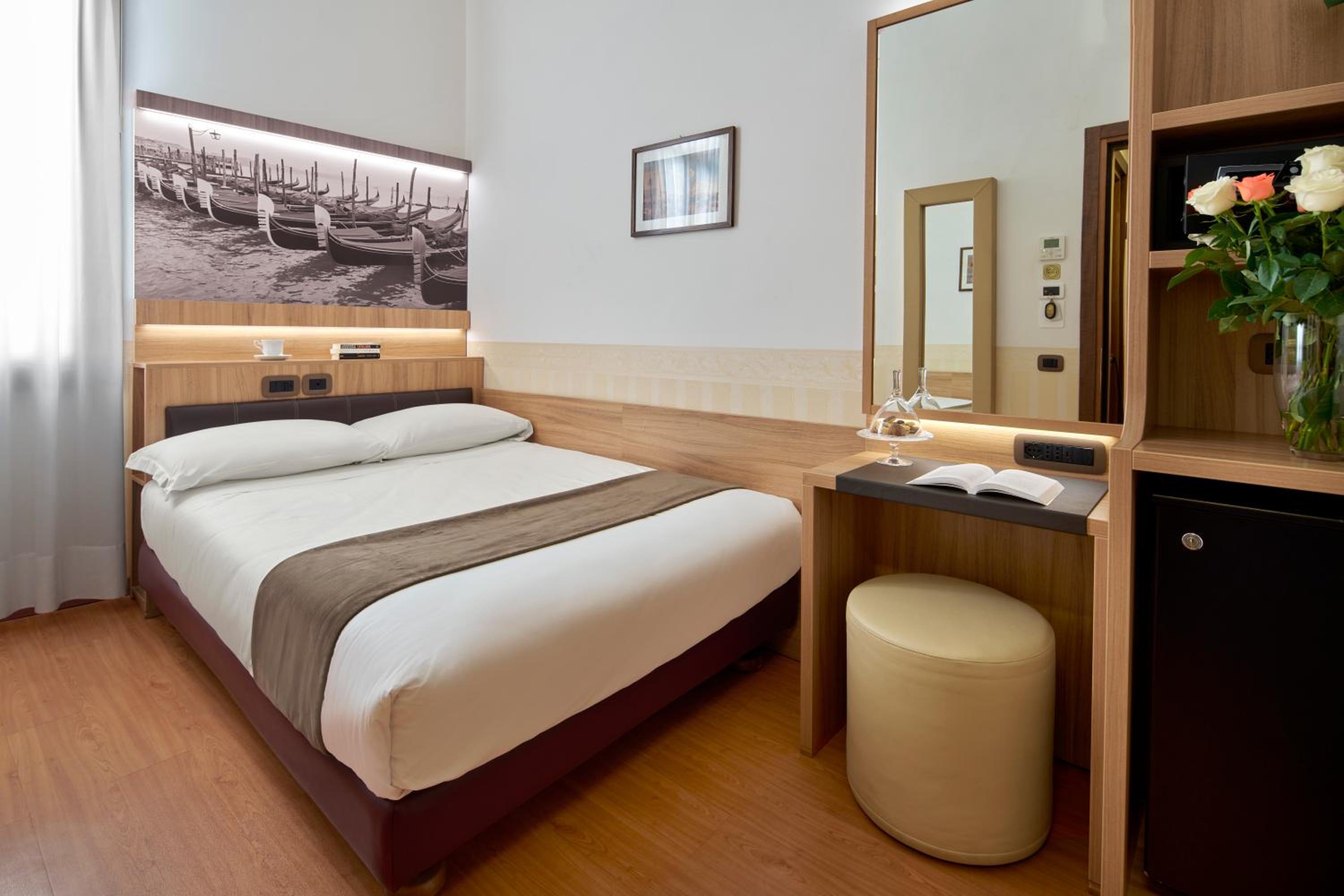 Economy Double Room photo 1