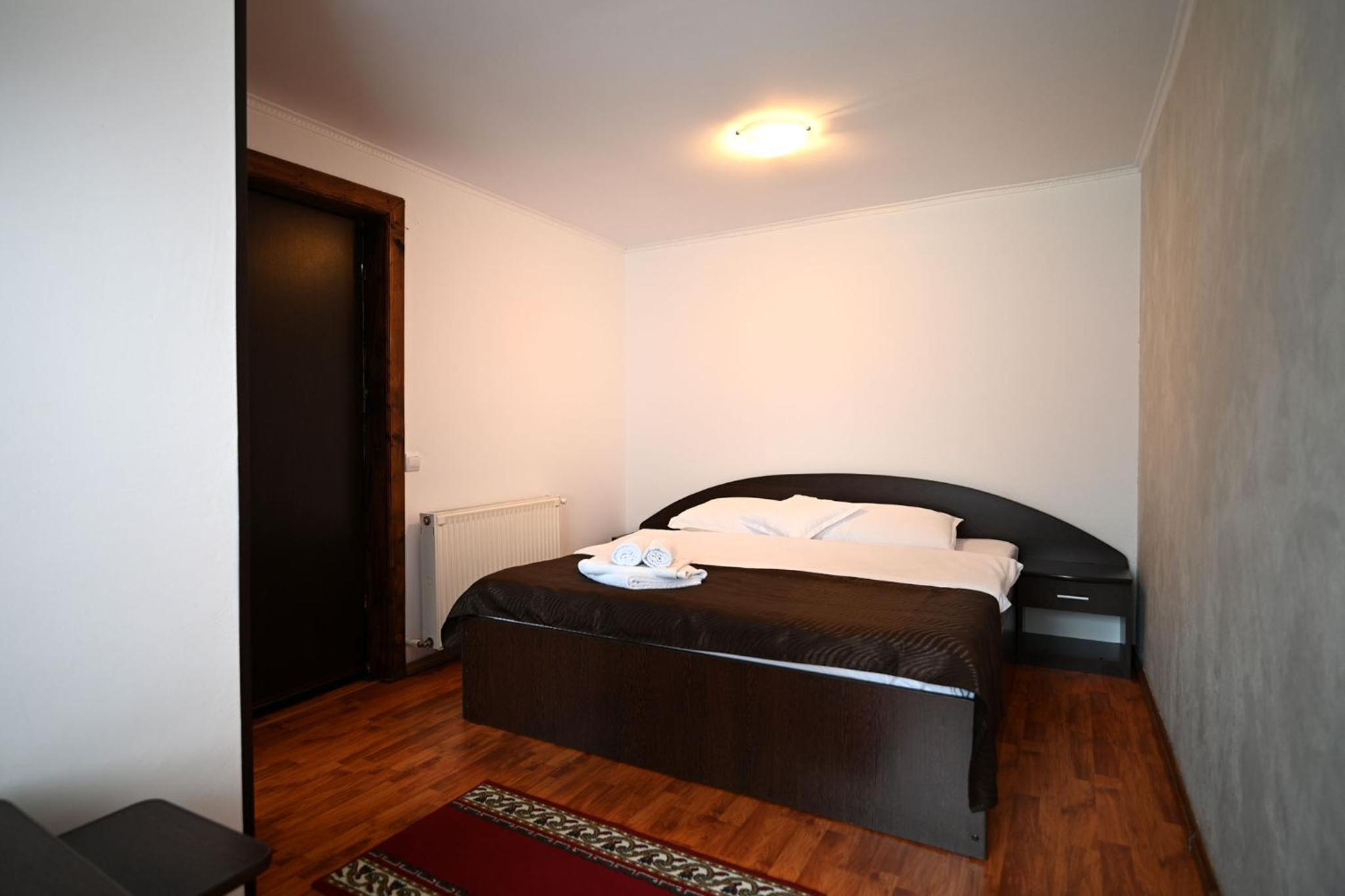 Double Room with Private Bathroom photo 2