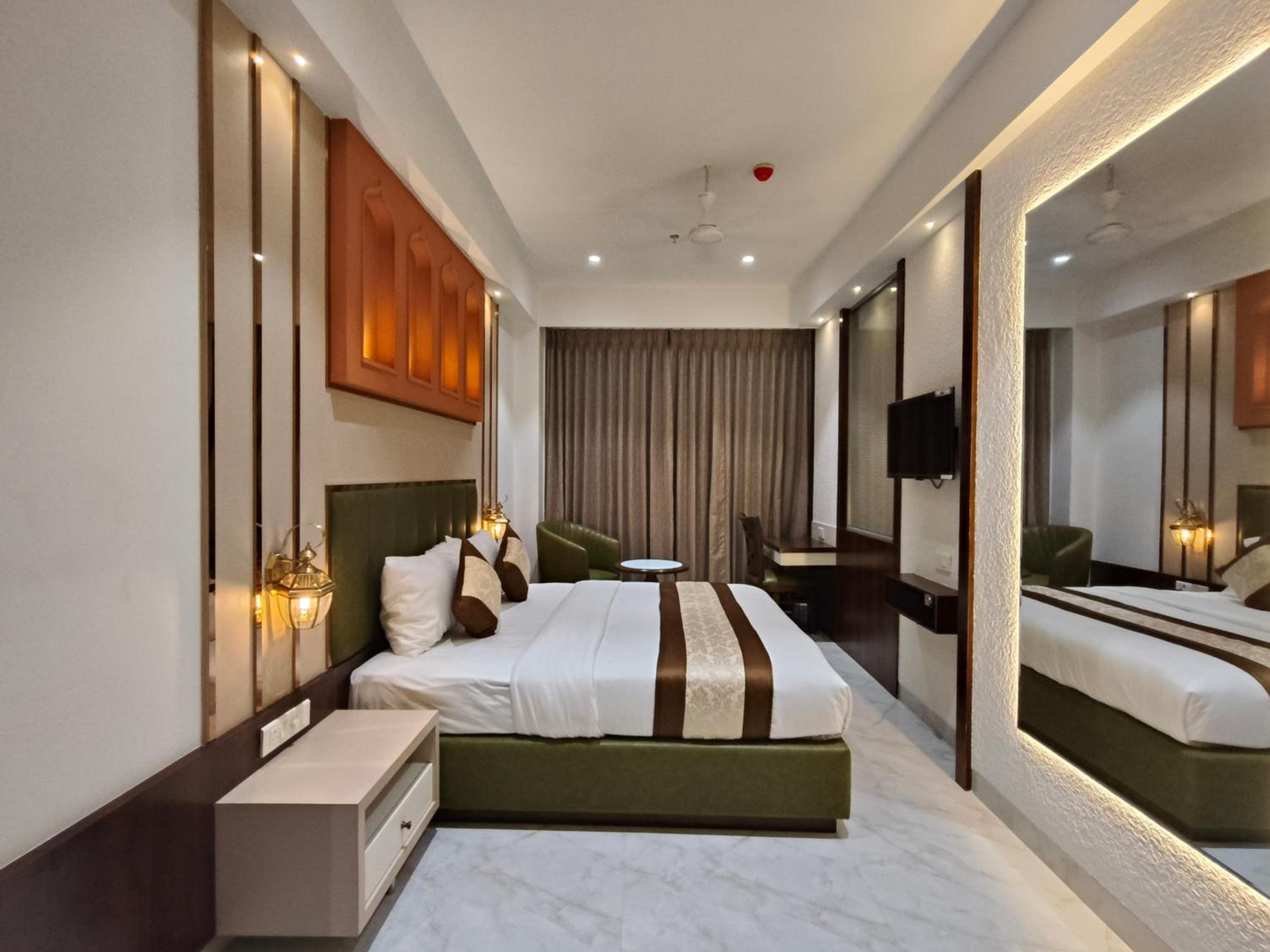 Suite - Photo 2