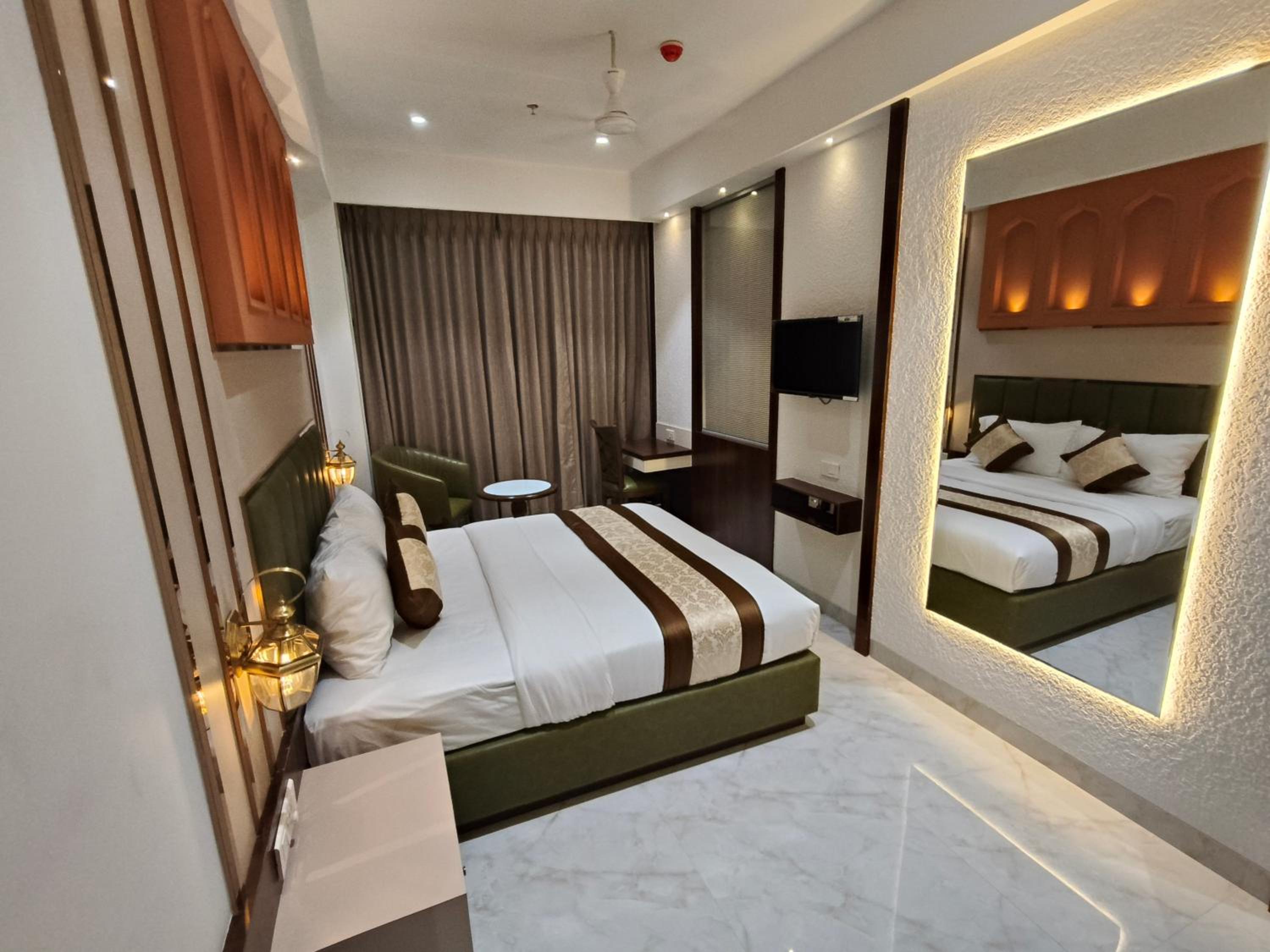 Suite - Photo 5