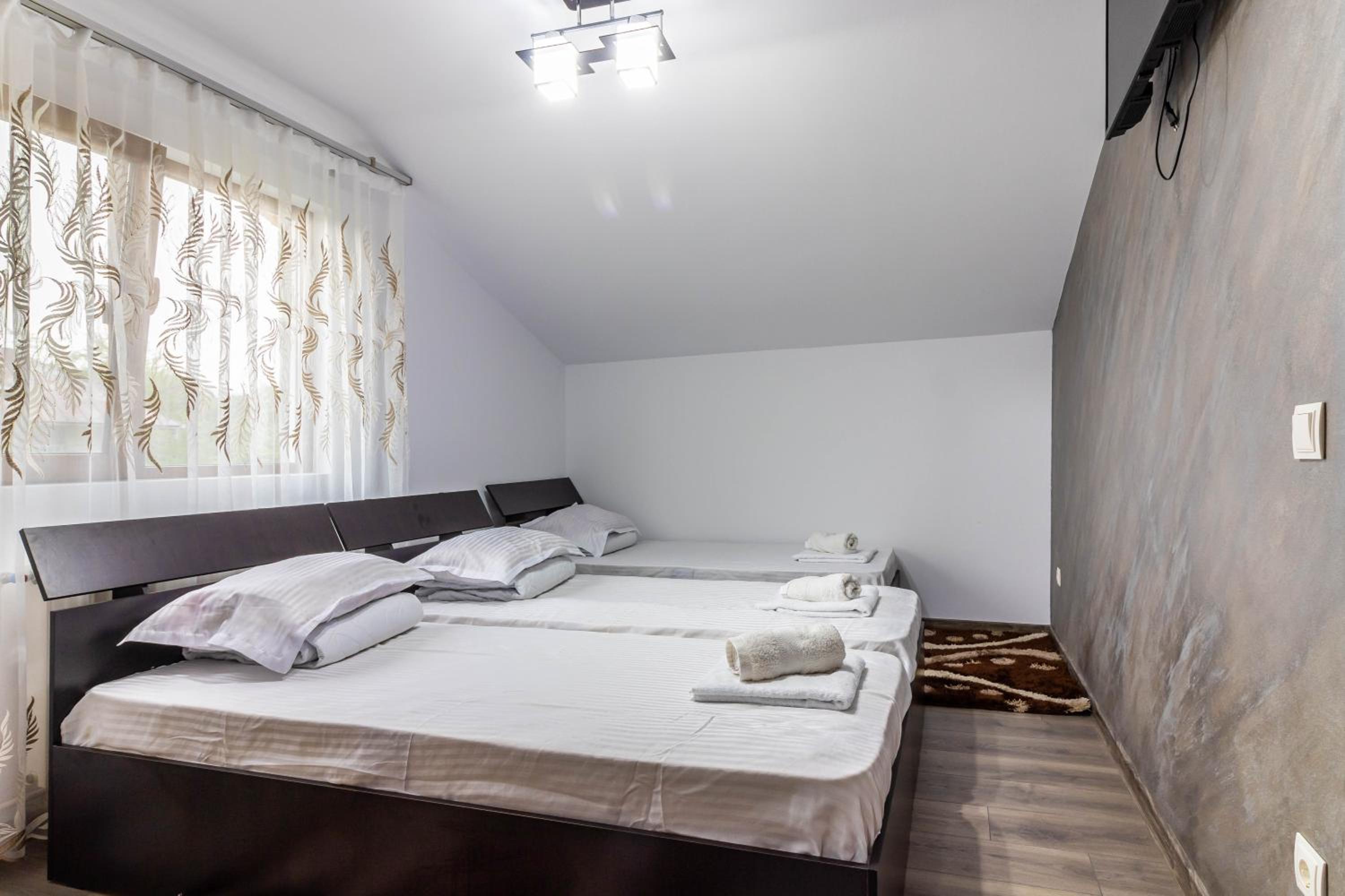 Triple Room with Private Bathroom photo 3