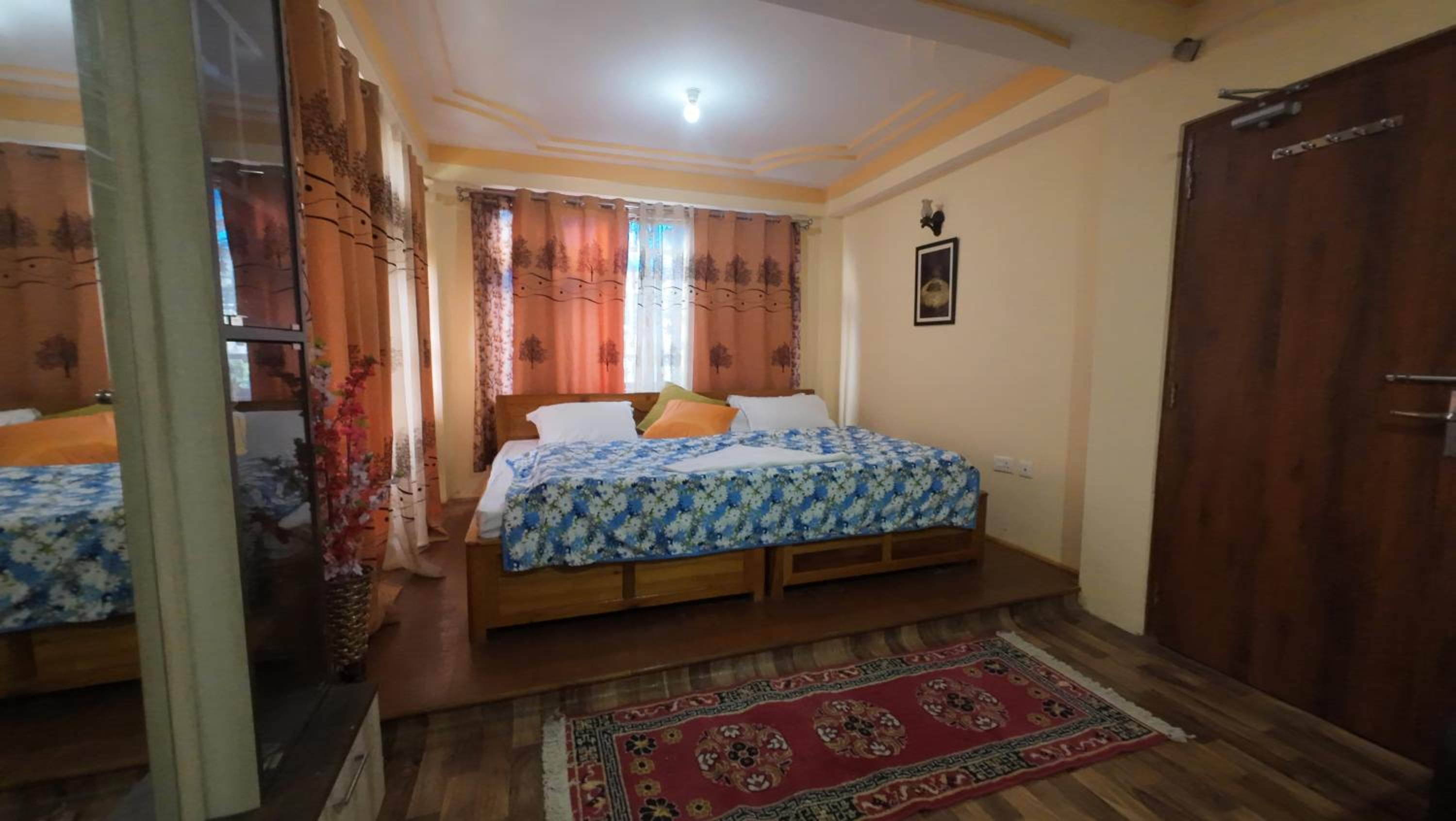 Deluxe Double Room (2 Adults + 1 Child)