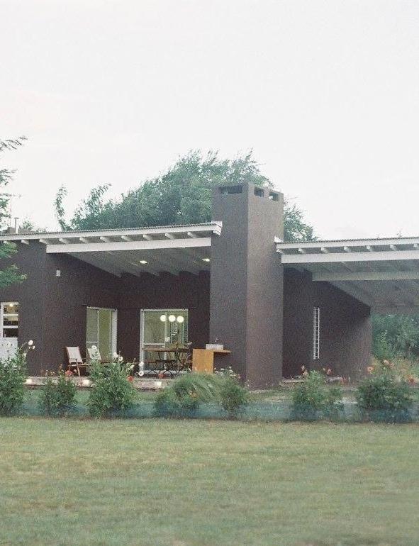 Three-Bedroom Vacation Home  photo 2