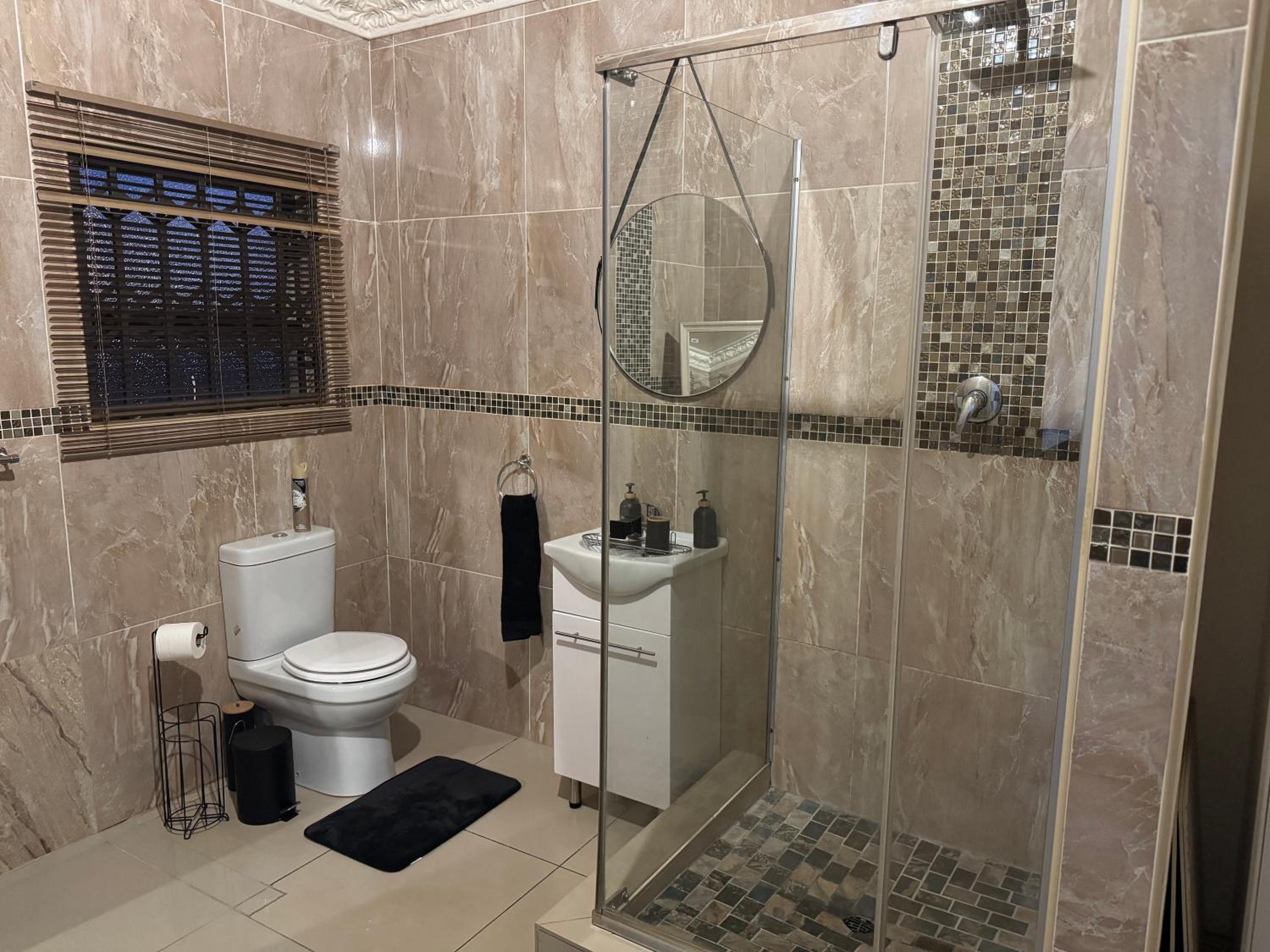 King Suite photo 3