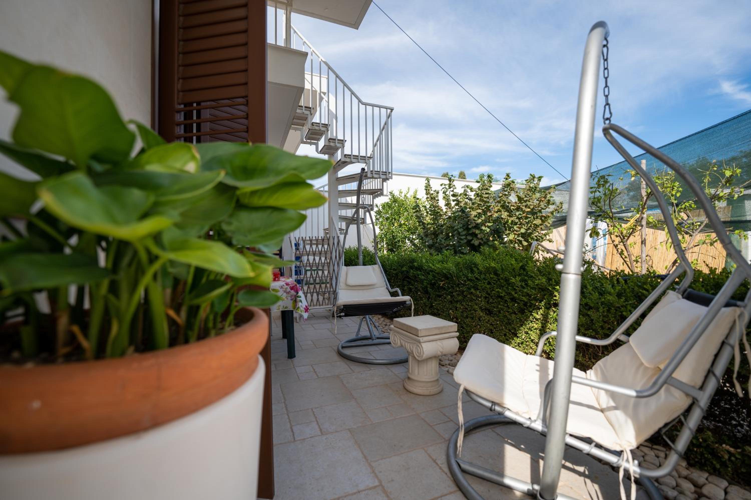 Villa with Garden View - Photo 29