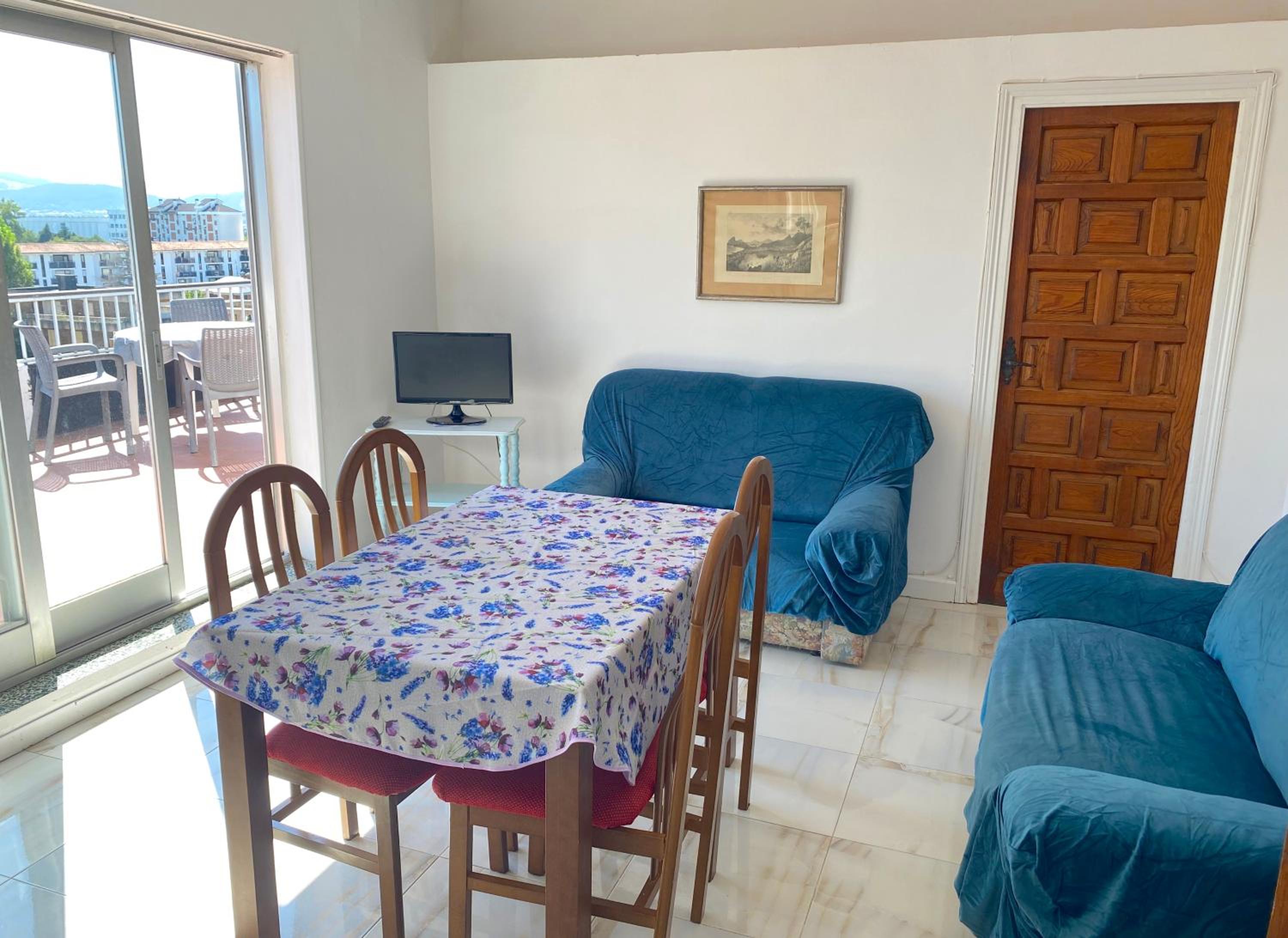 Two-Bedroom Penthouse Apartment with Sea View - Photo 8