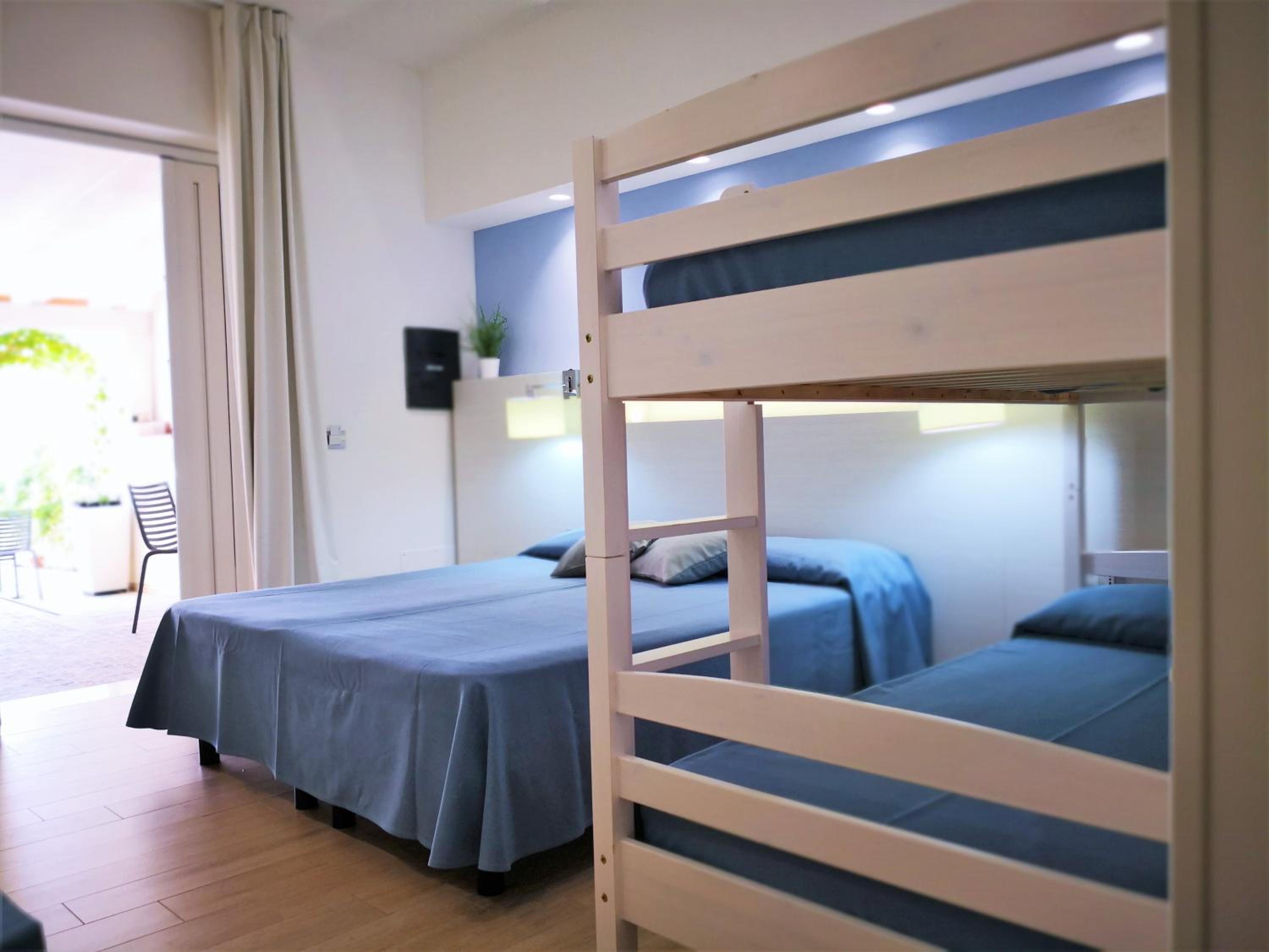 Economy Quadruple Room photo 1