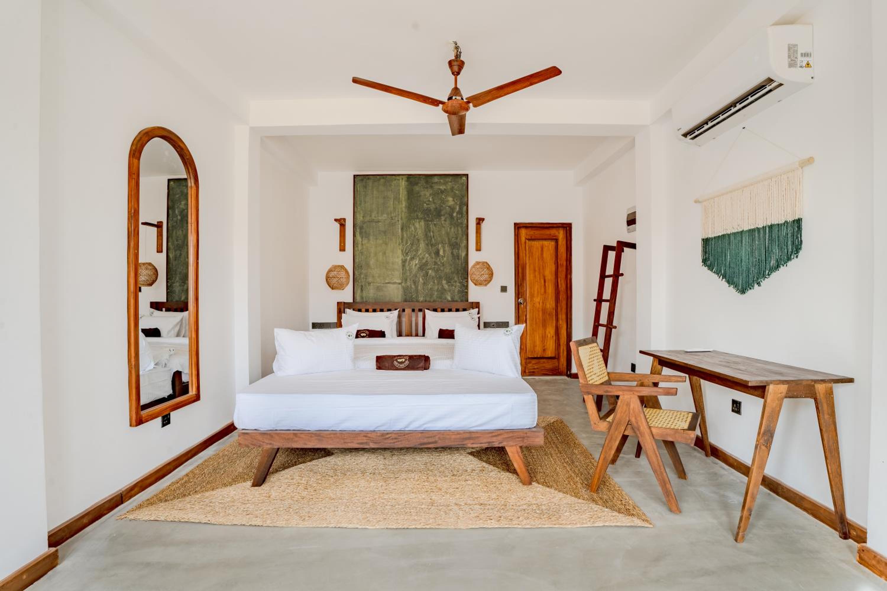 Deluxe Double Room with Balcony and Sea View photo 3