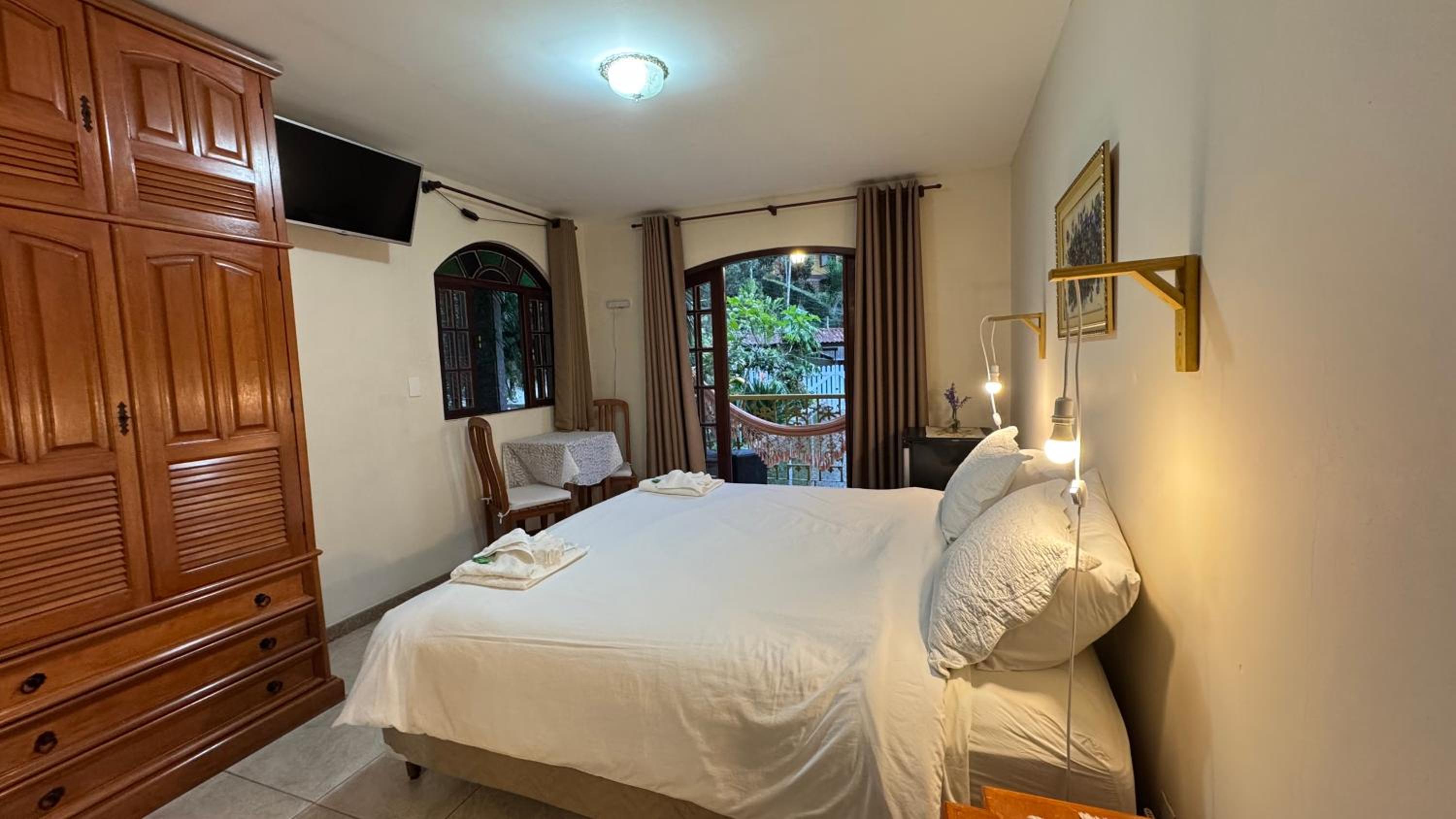 Deluxe King Room photo 1