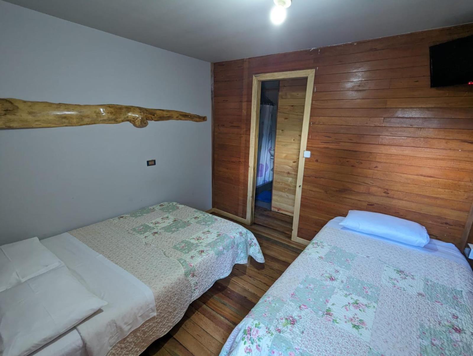 Small Twin Room photo 2